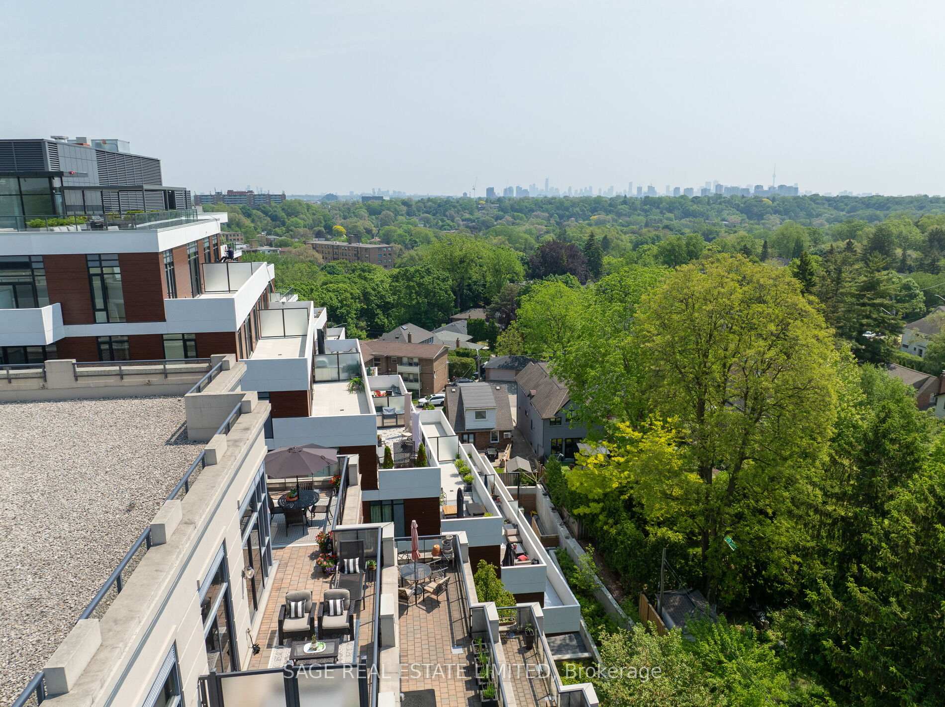 2 Bedrooms Condo at 25 Earlington, Toronto For sale