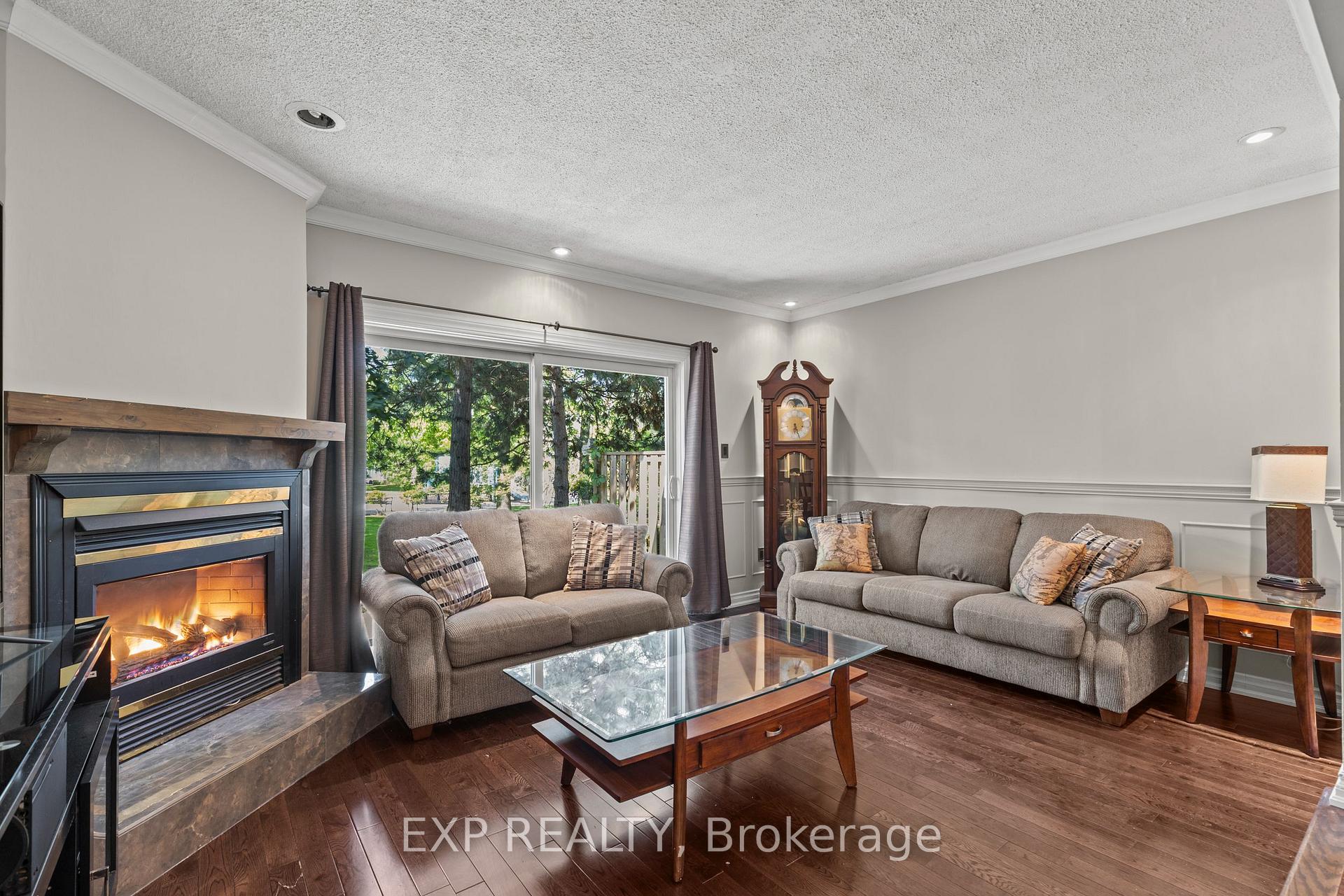 3 Bedrooms Condo at 2205 South Millway, Mississauga For sale