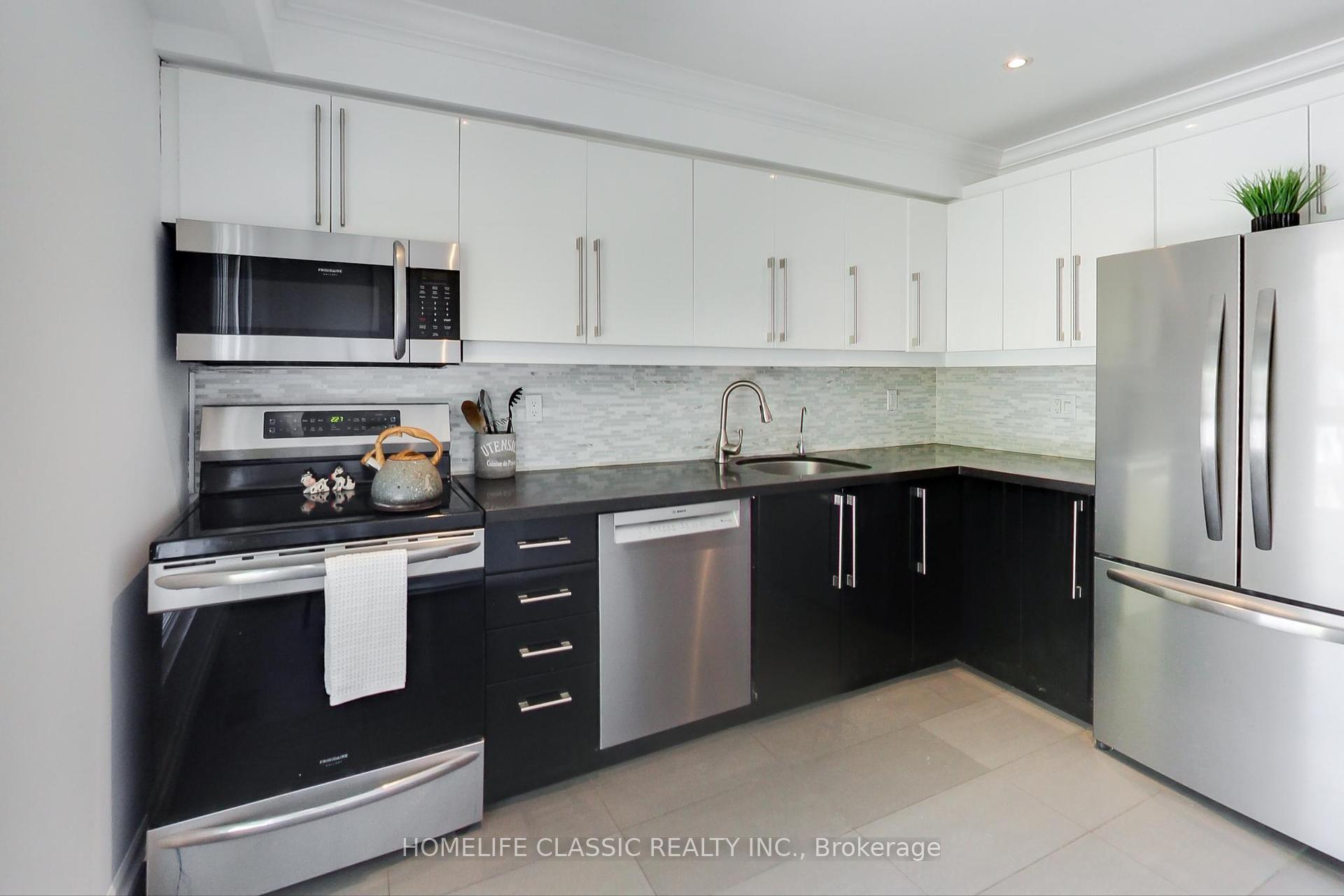 4 Bedrooms Condo at 108 Wild Briarway, Toronto For sale