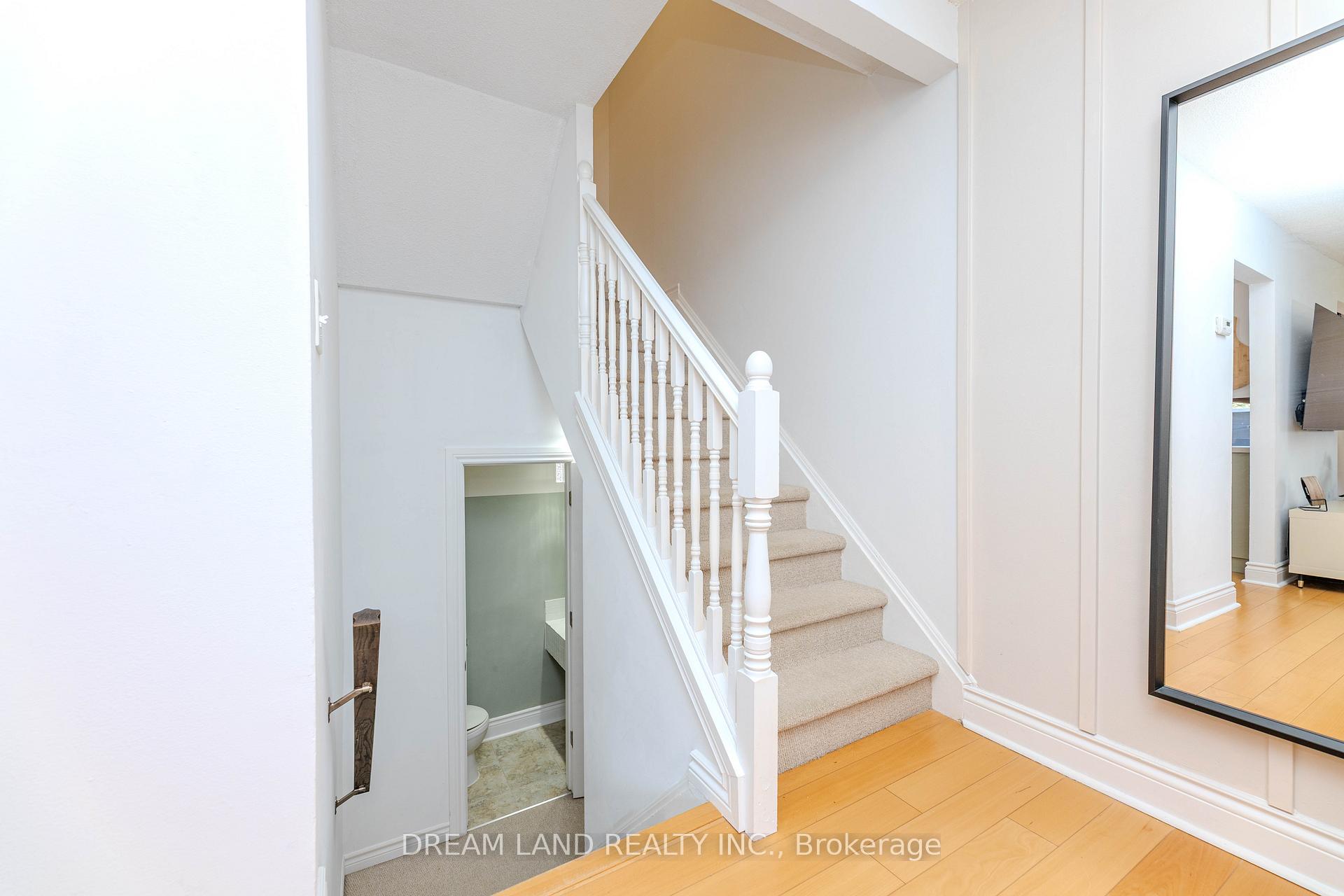 3 Bedrooms Condo at 653 Francis,  Burlington For sale