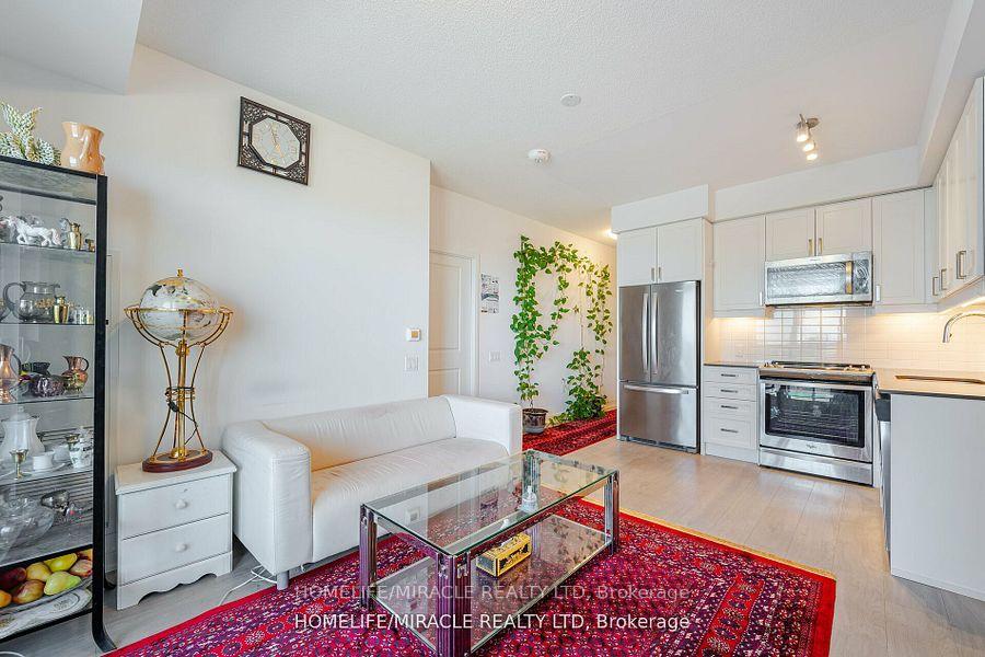 3 Bedrooms Condo at 8 Nahani, Mississauga For sale