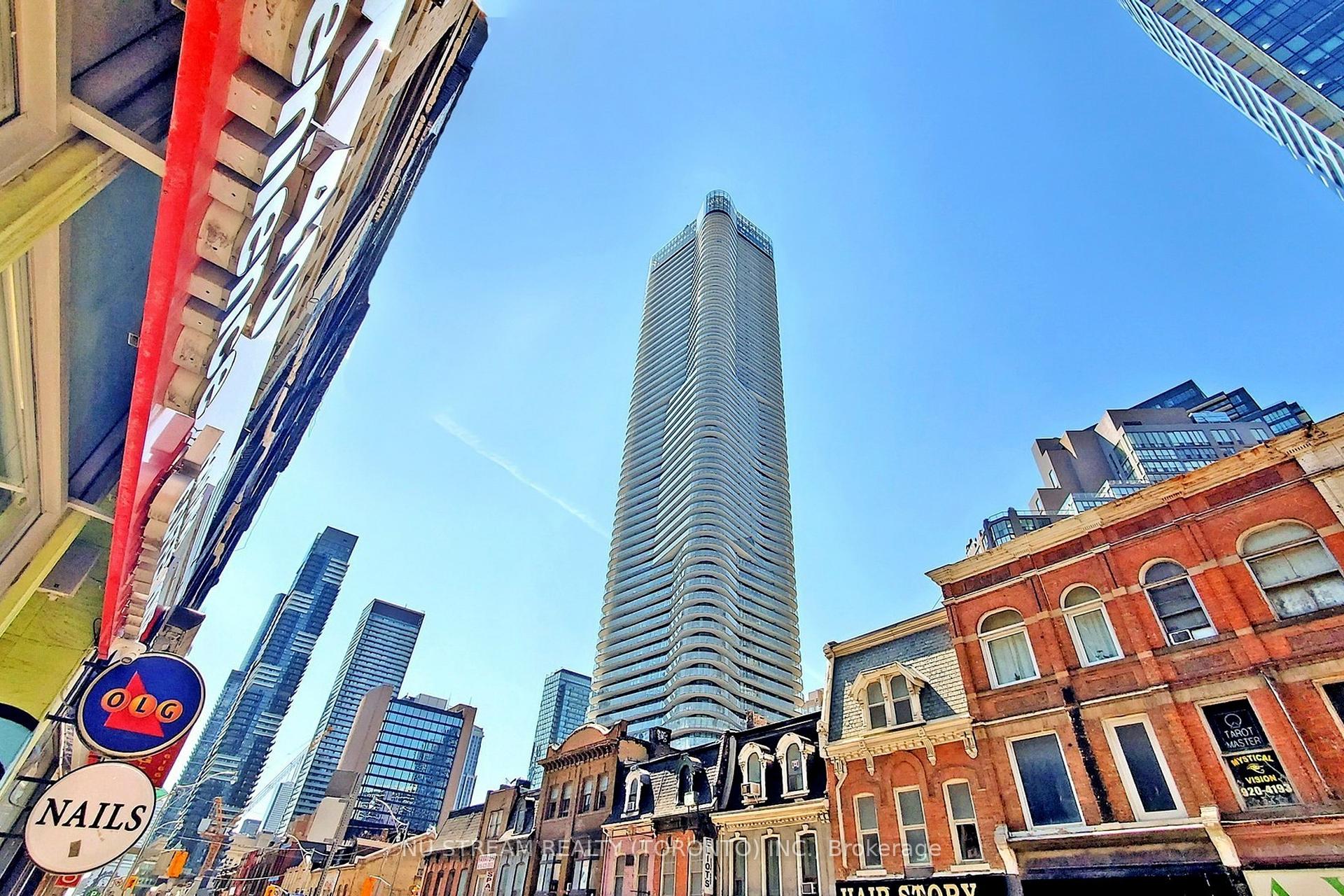 2 Bedrooms Condo at 11 Wellesley, Toronto For sale