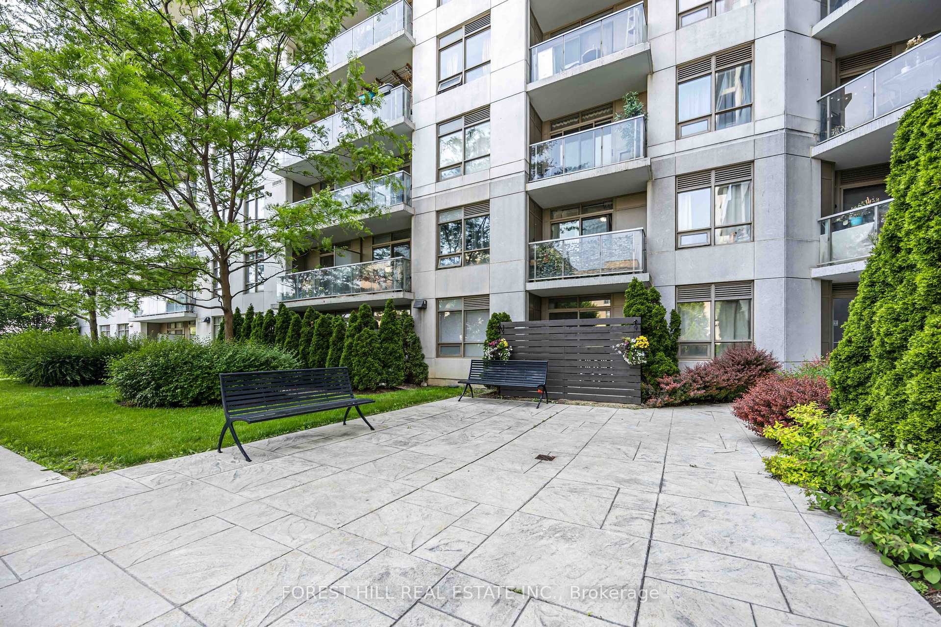2 Bedrooms Condo at 812 Lansdowne, Toronto For sale