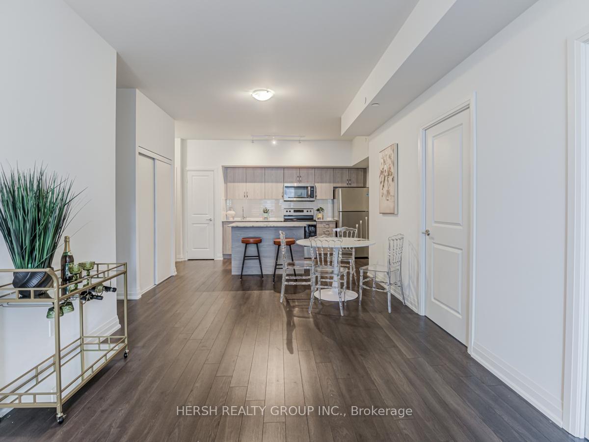 4 Bedrooms Condo at 10 Meadowglen,  Toronto For sale