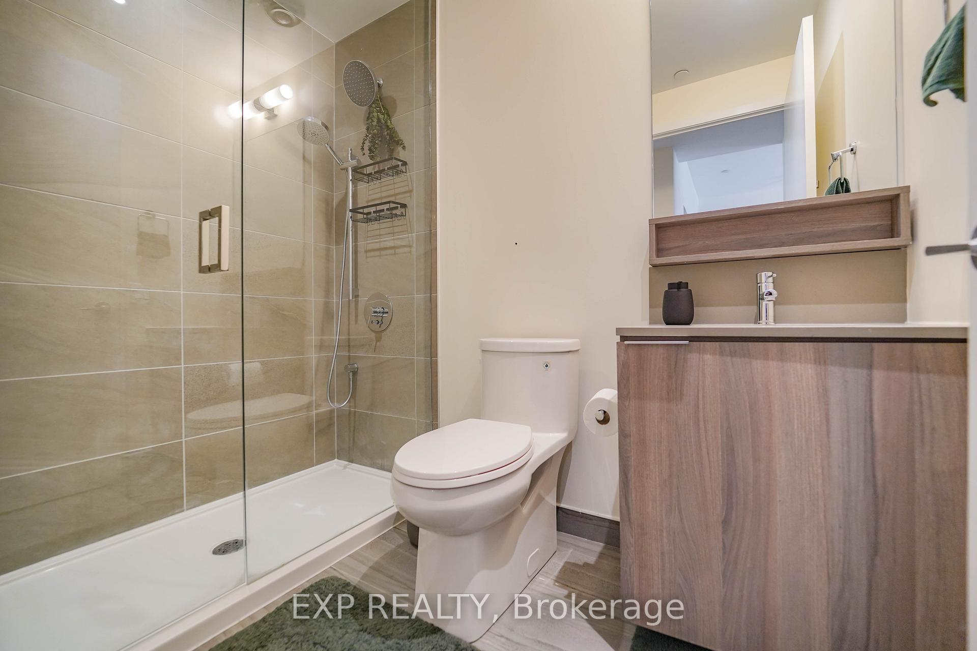 2 Bedrooms Condo at 950 Portage,  Vaughan For sale