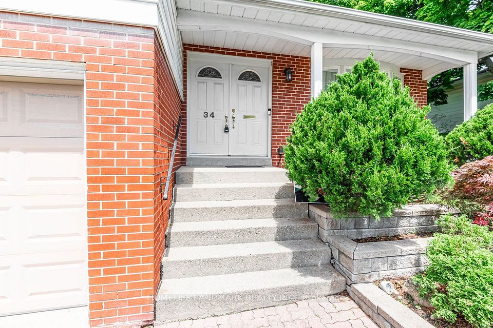 34 Elfindale Crescent, Toronto, ON M2J 1B5