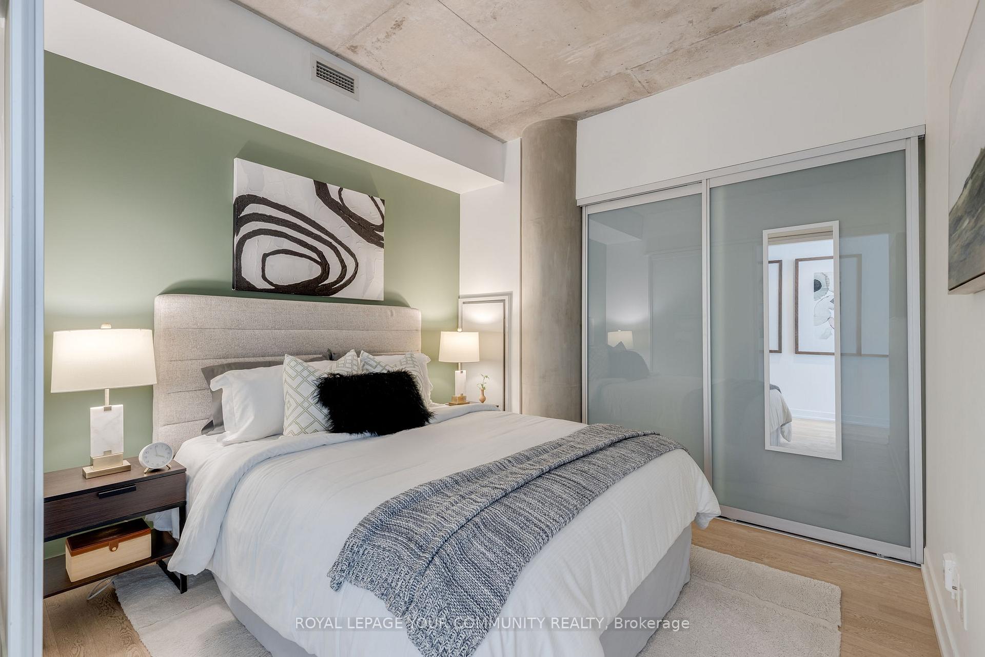 1 Bedroom Condo at 650 King, Toronto For sale