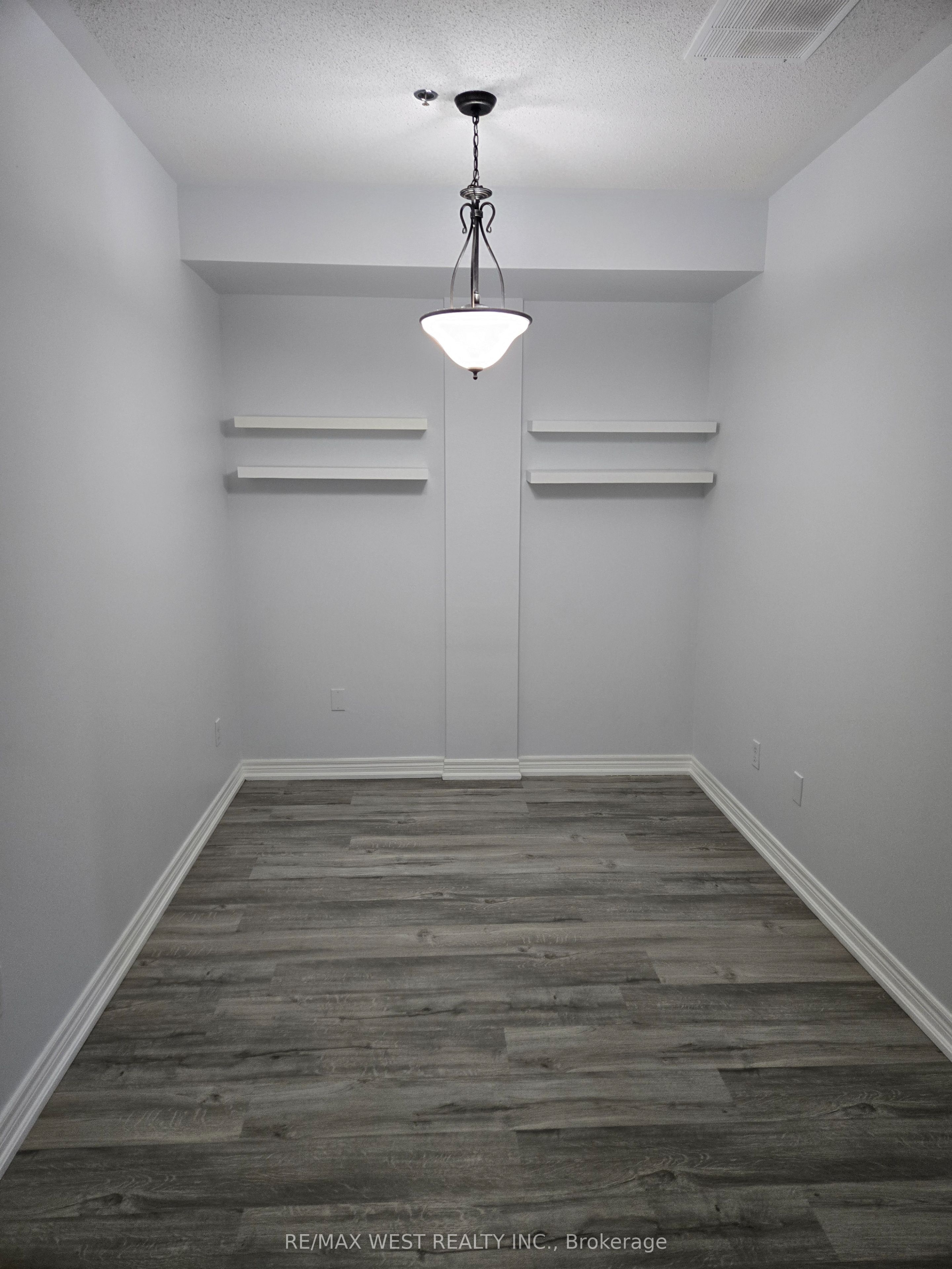 9441 Jane Street, #211