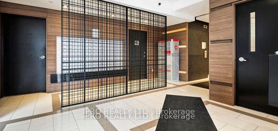 2 Bedrooms Condo at 5230 Dundas, Burlington For sale