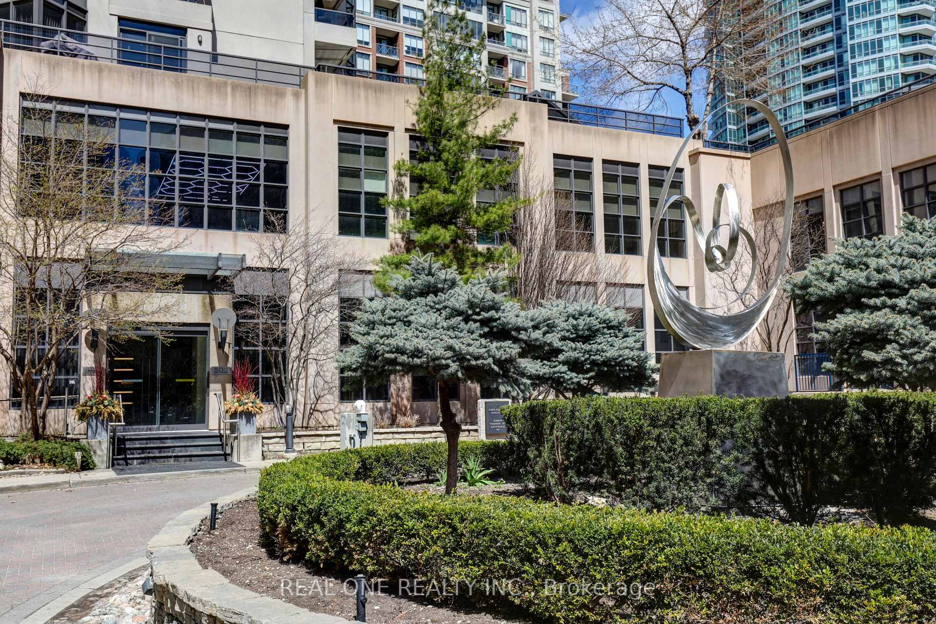 2 Bedrooms Condo at 500 Doris, Toronto For sale