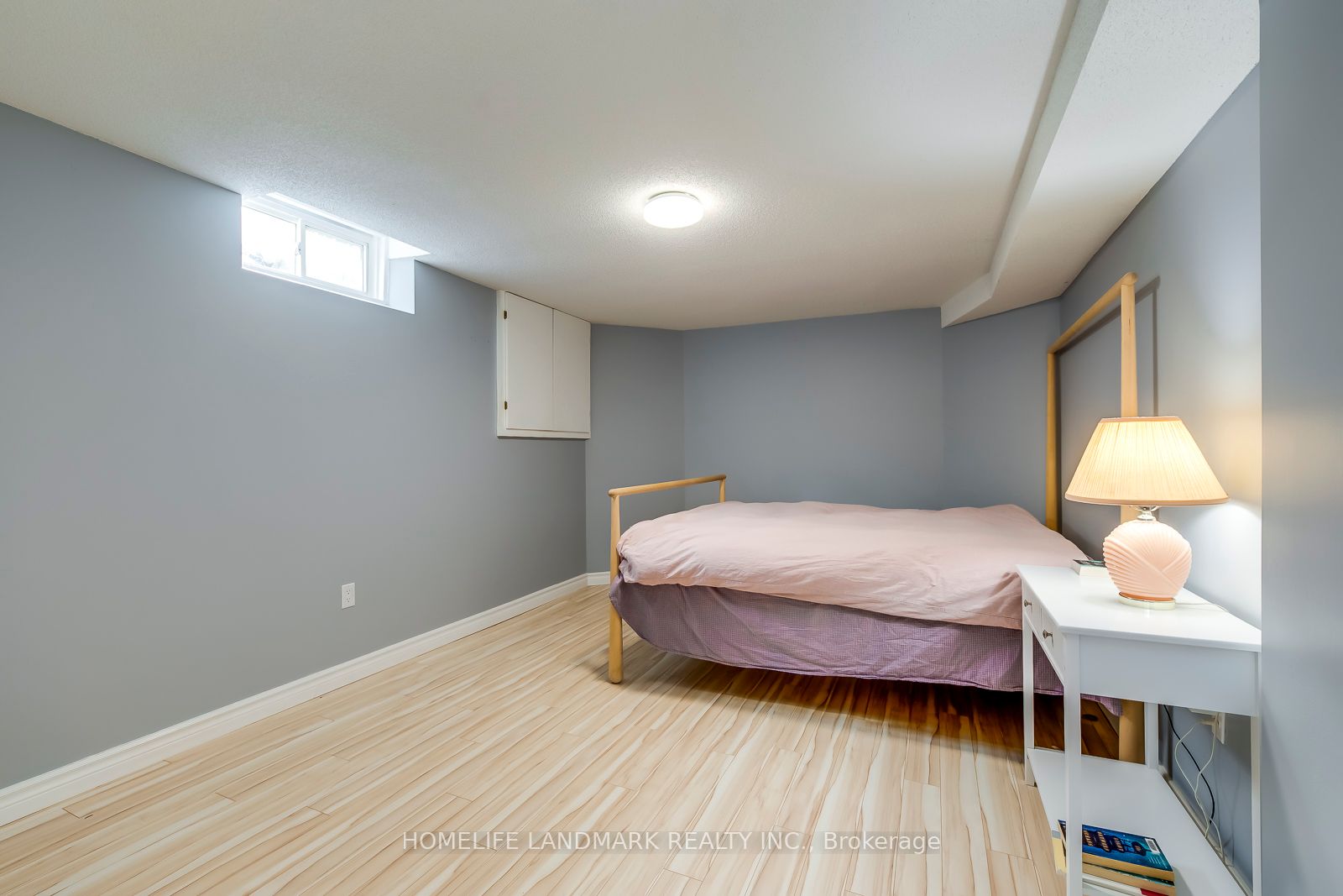 503 BLENHEIM Crescent