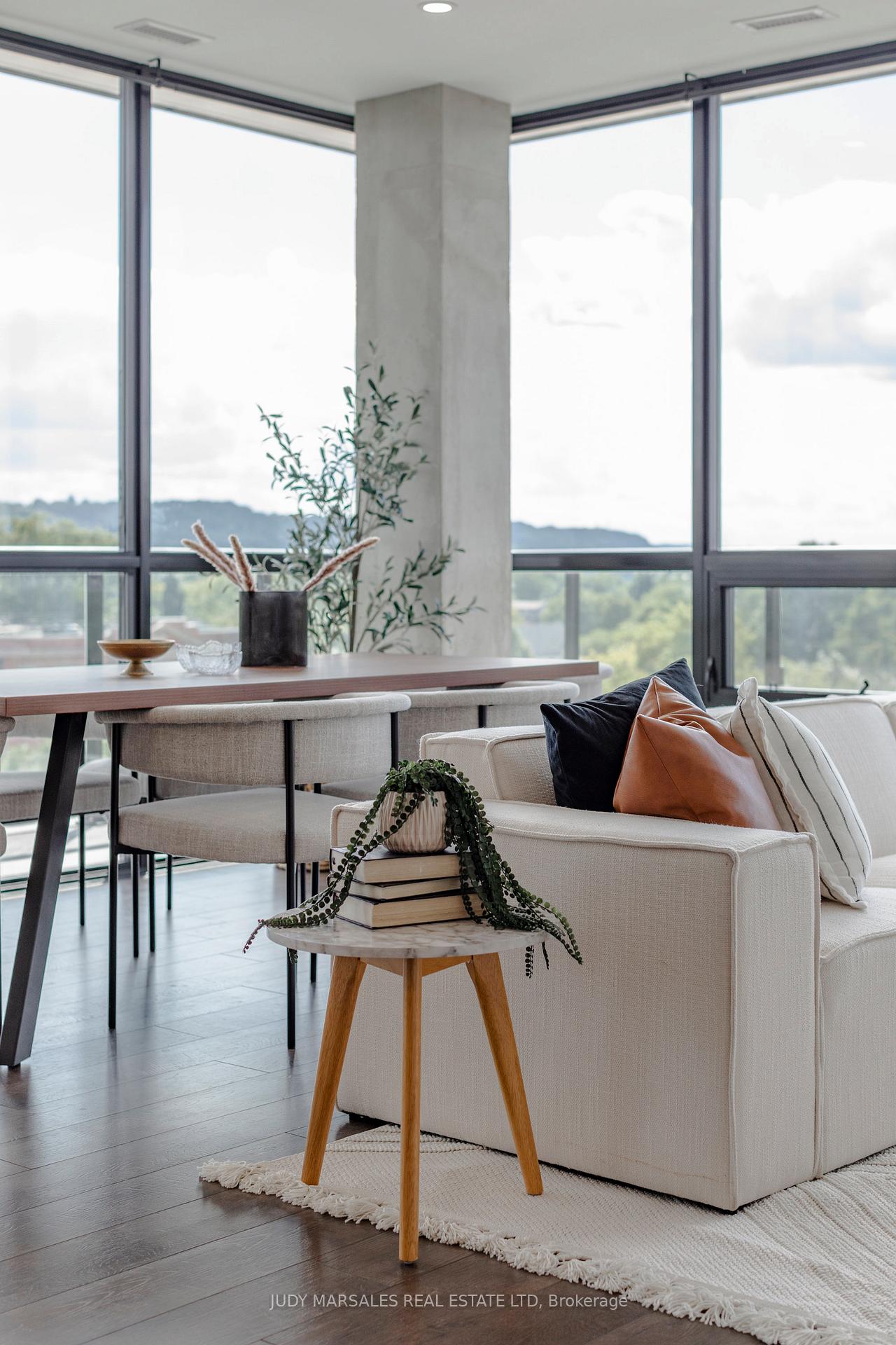 2 Bedrooms Condo at 101 Locke,  Hamilton For sale