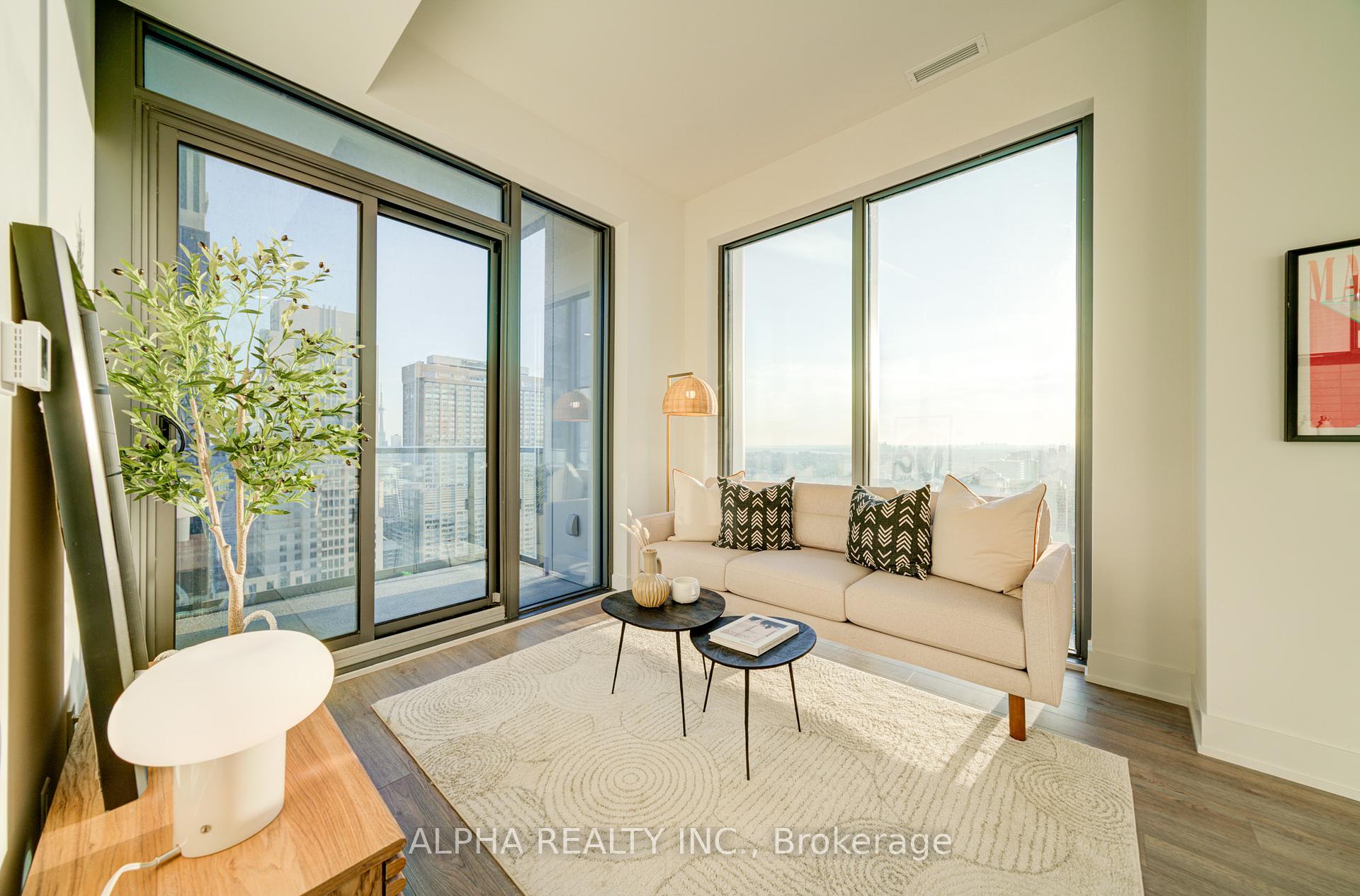 2 Bedrooms Condo at 8 Cumberland,  Toronto For sale
