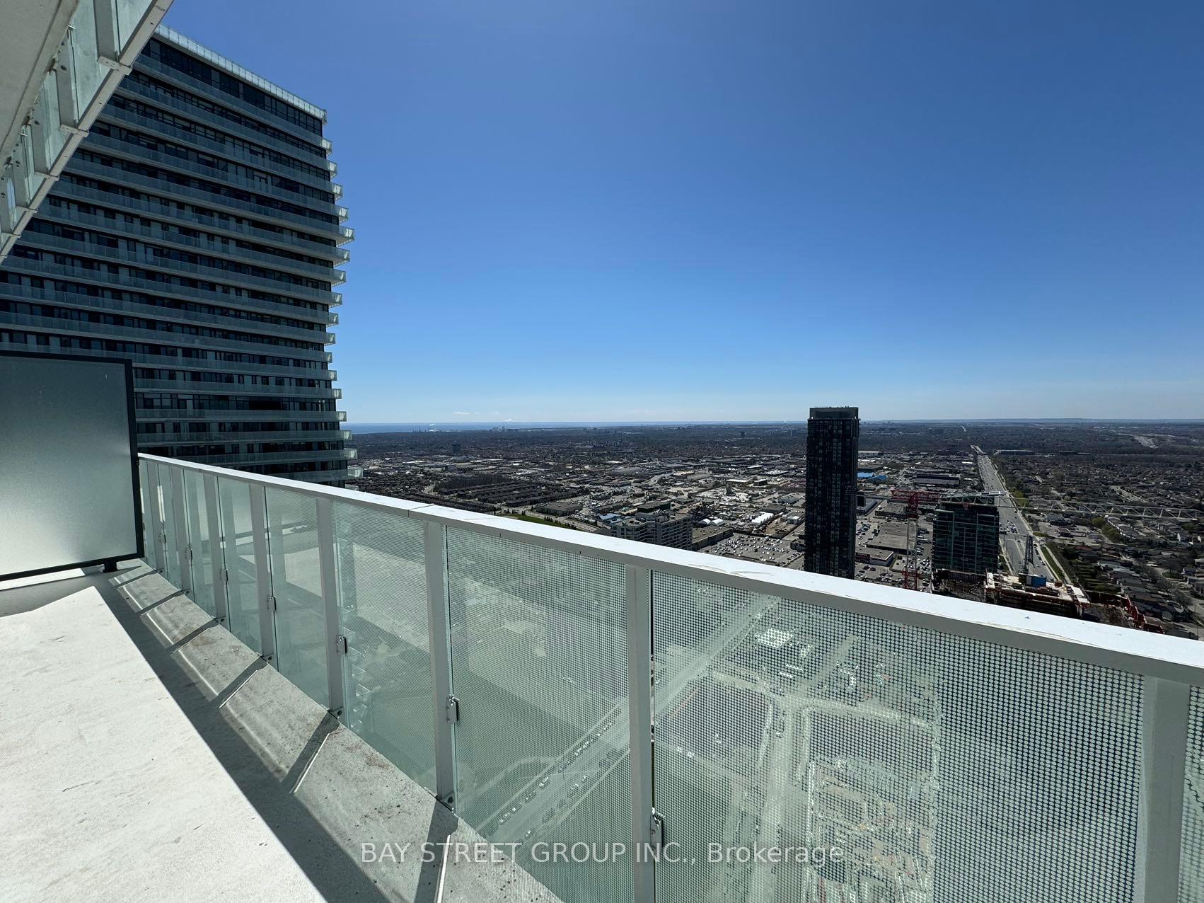 2 Bedrooms Condo at 3900 Confederation, Mississauga For sale