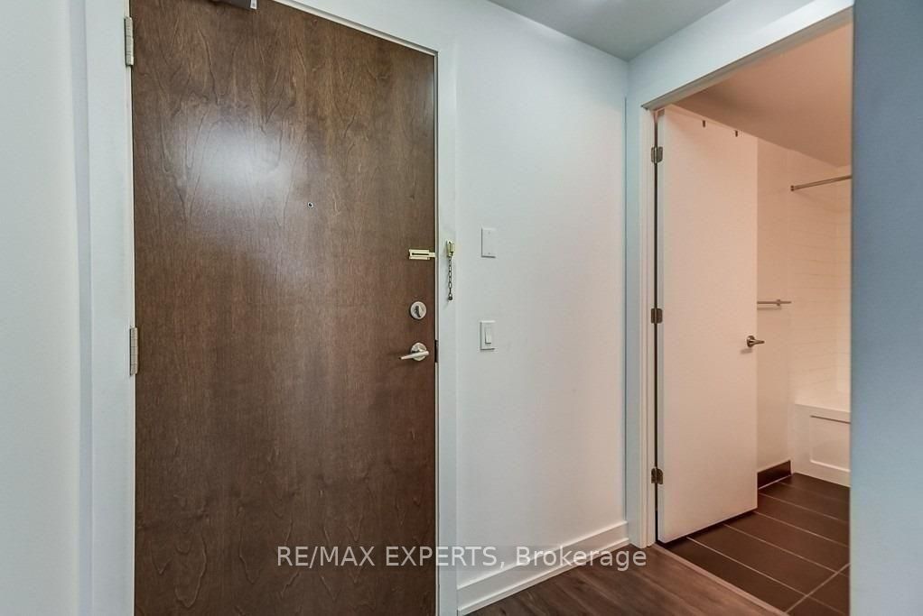 2220 Lake Shore Boulevard W, #608