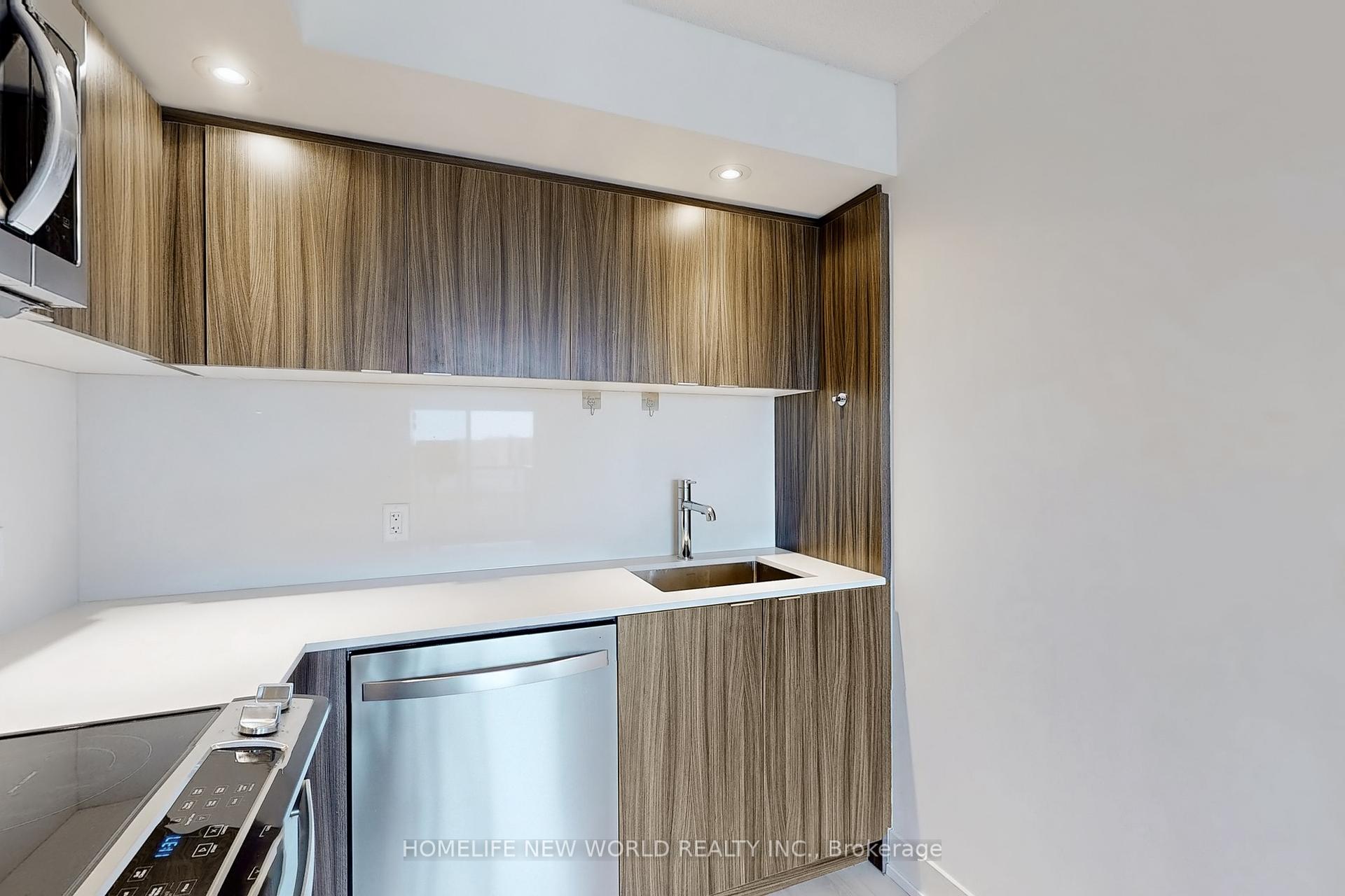 2 Bedrooms Condo at 10 Eva,  Toronto For sale