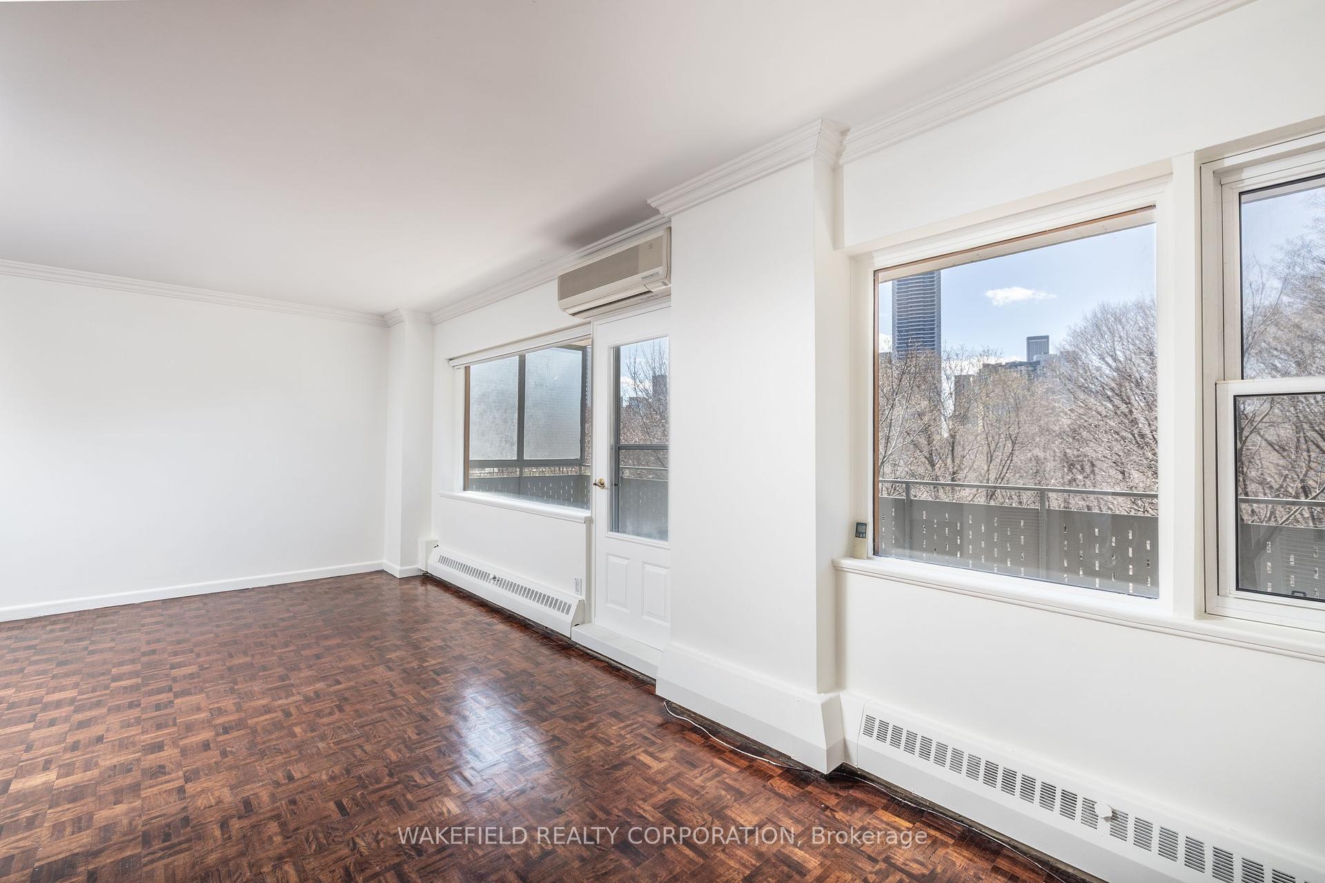 2 Bedrooms Co-op at 21 Dale,  Toronto For sale