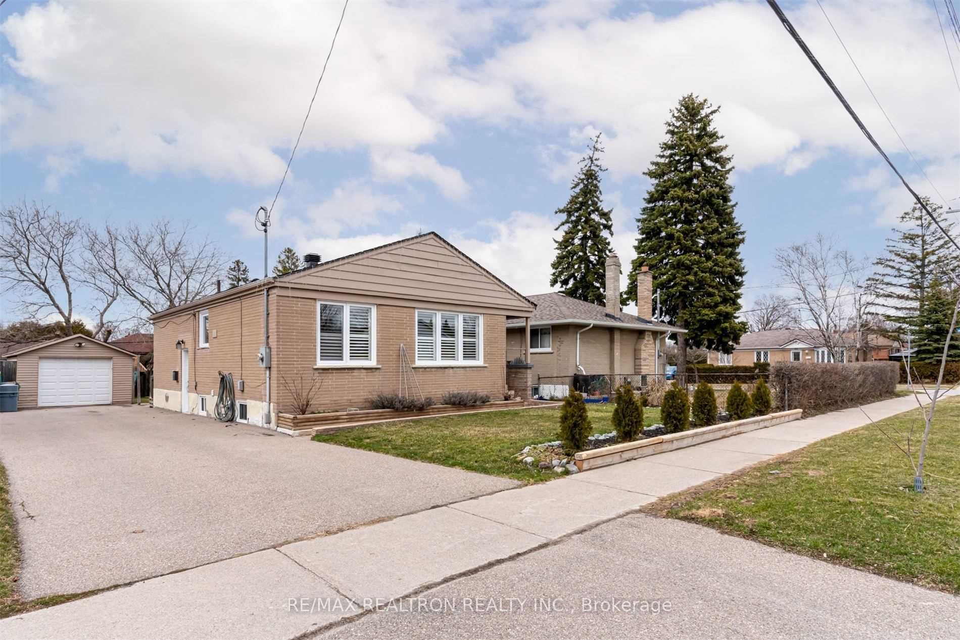 68 Nelson Street, Toronto, ON M1J 2V7