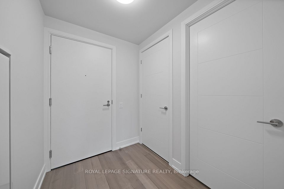 664 Spadina