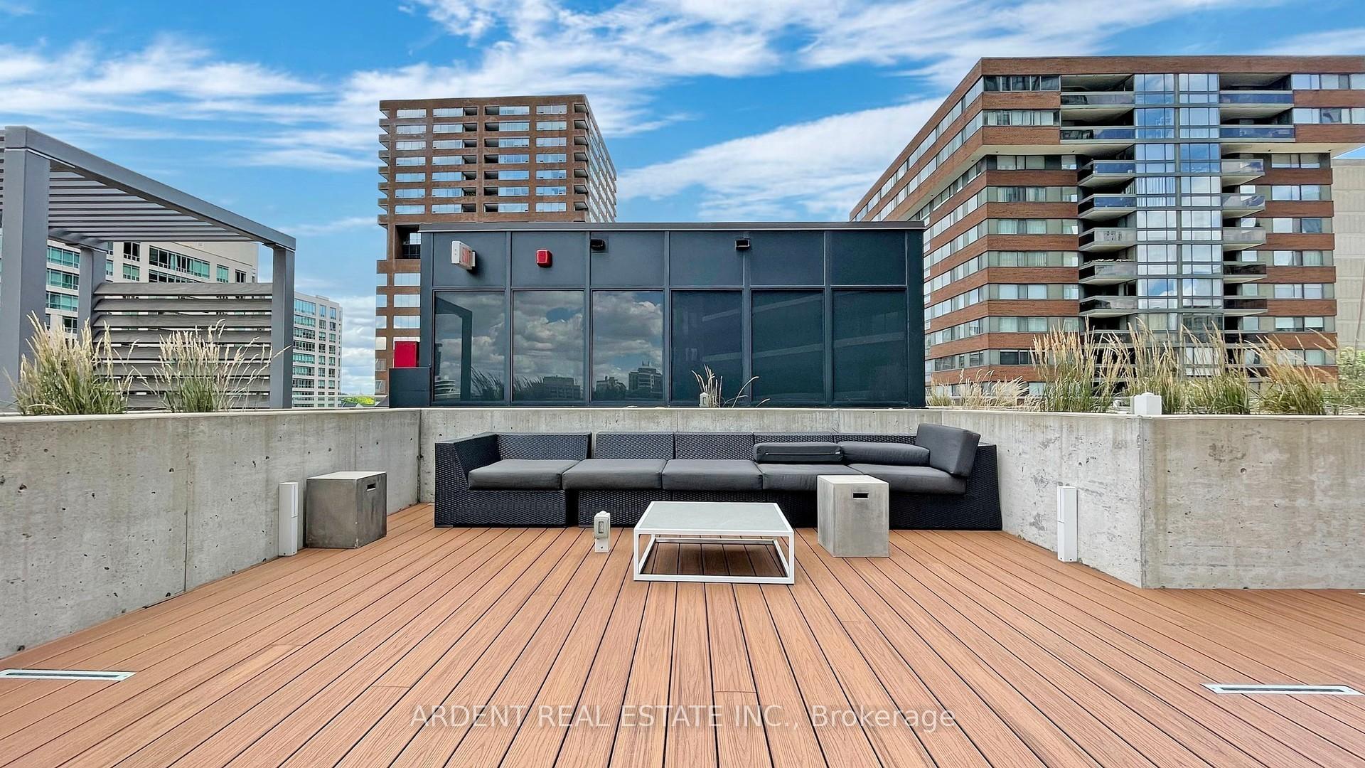 3 Bedrooms Condo at 32 Davenport,  Toronto For sale