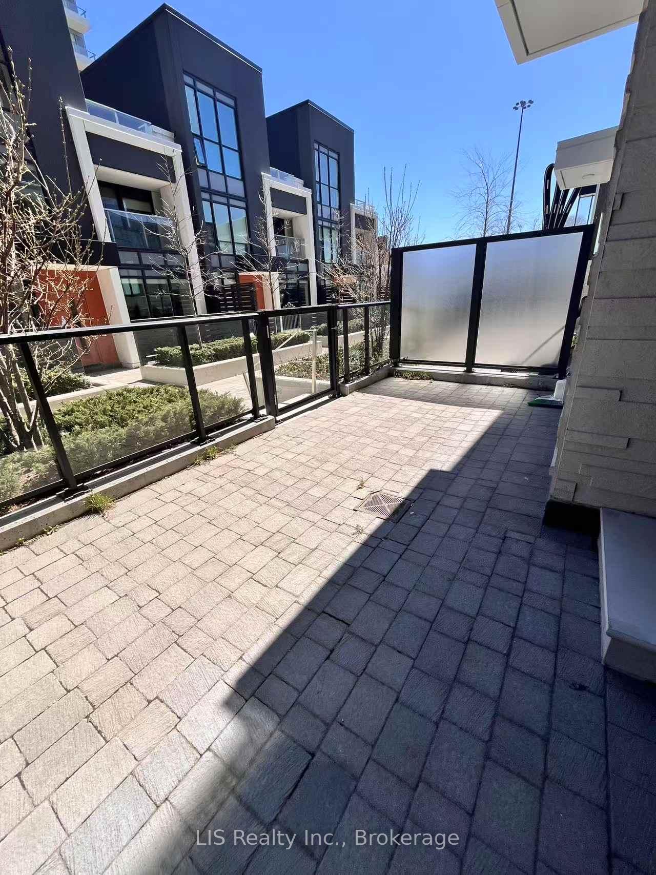 4 Bedrooms Condo at 95 Mcmahon,  Toronto For sale