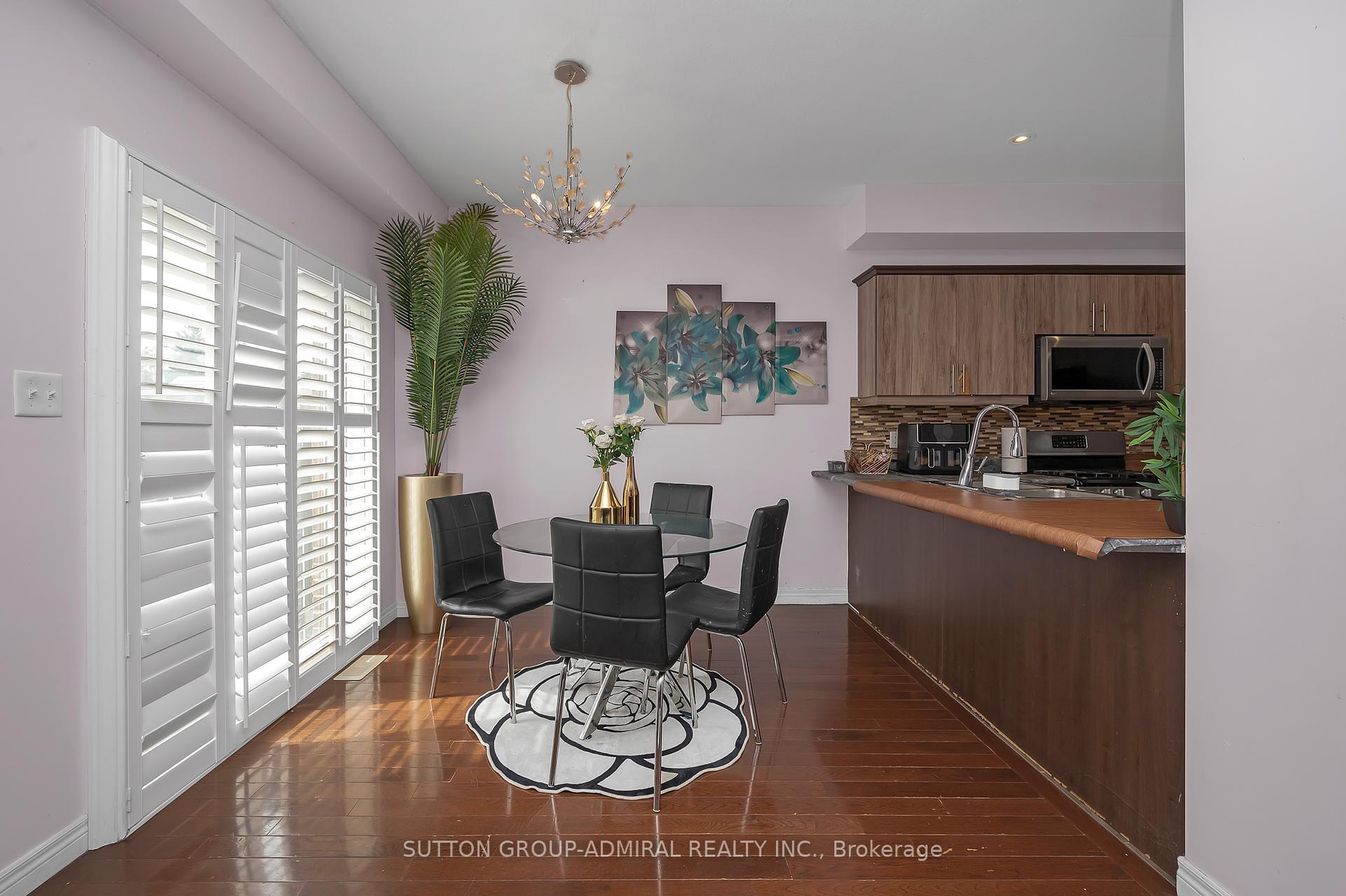 4 Bedrooms Condo at 6 Atessa,  Hamilton For sale