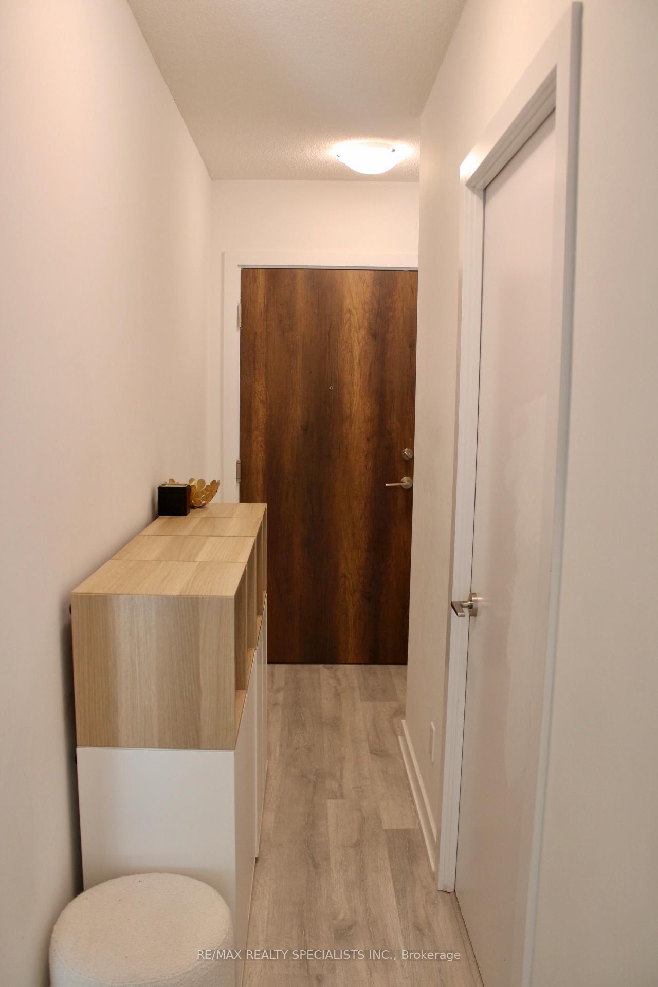 1 Bedroom Condo at 251 Manitoba, Toronto For sale