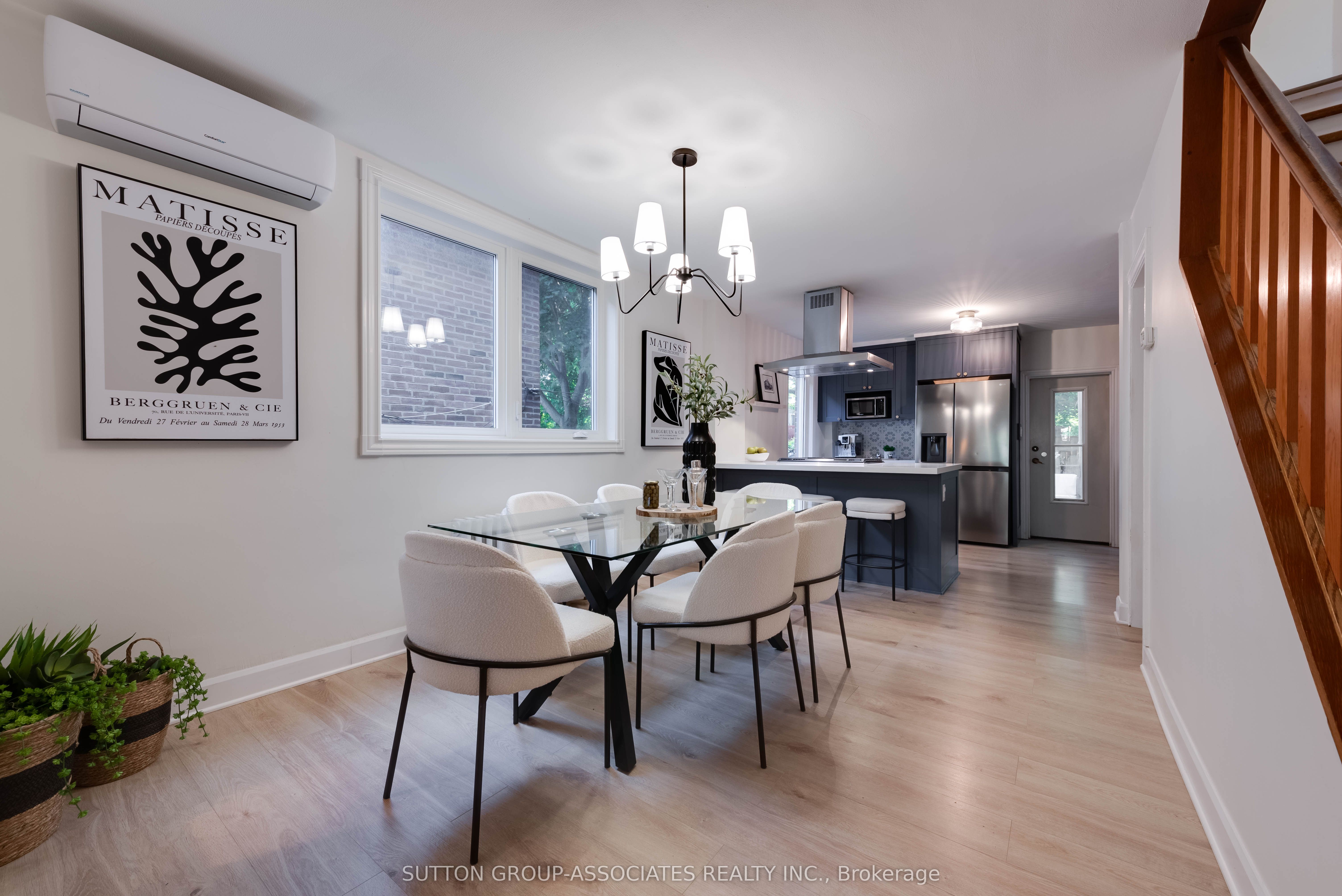 110 Roseneath Gardens