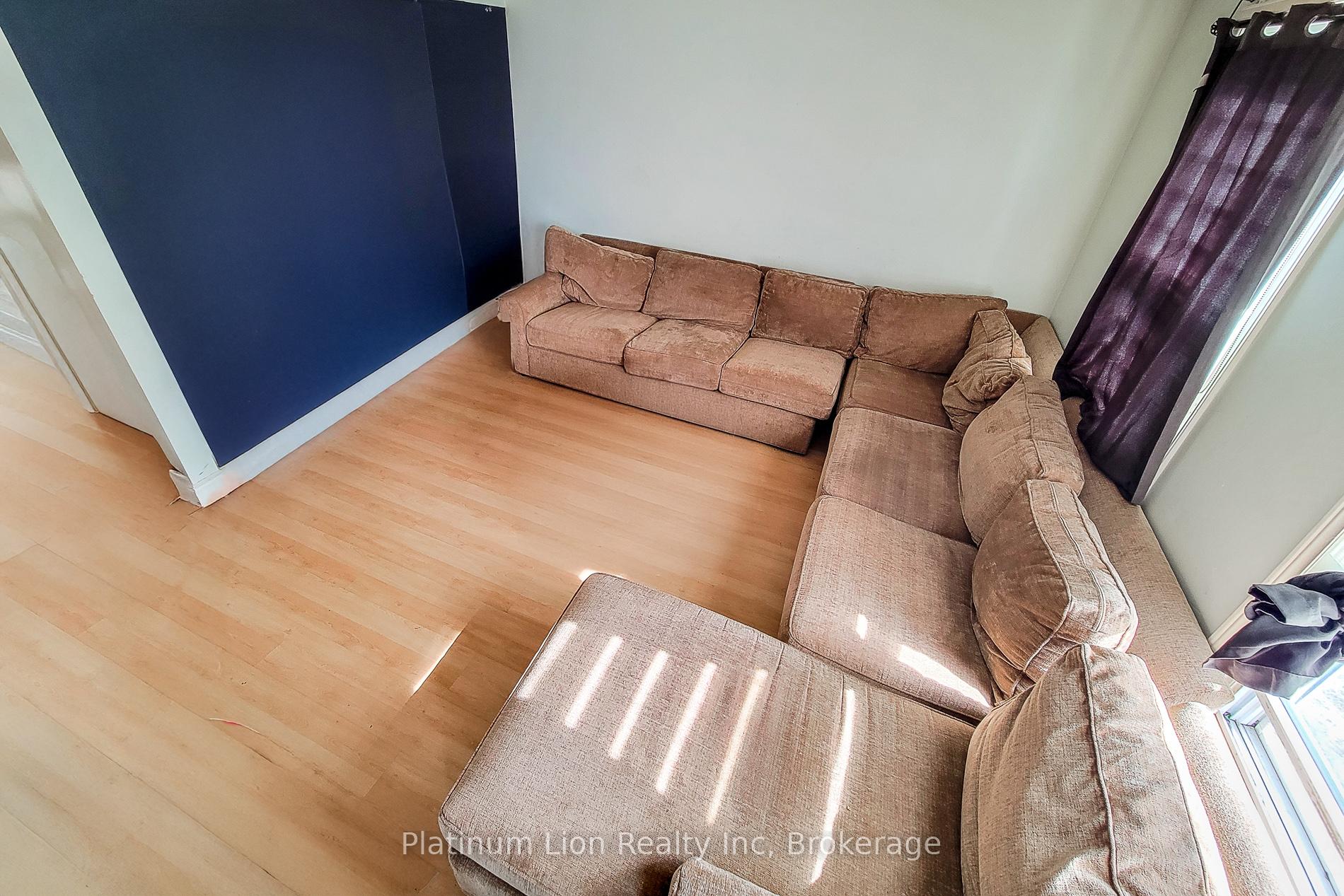 3 Bedrooms Condo at 1255 Upper Gage,  Hamilton For sale