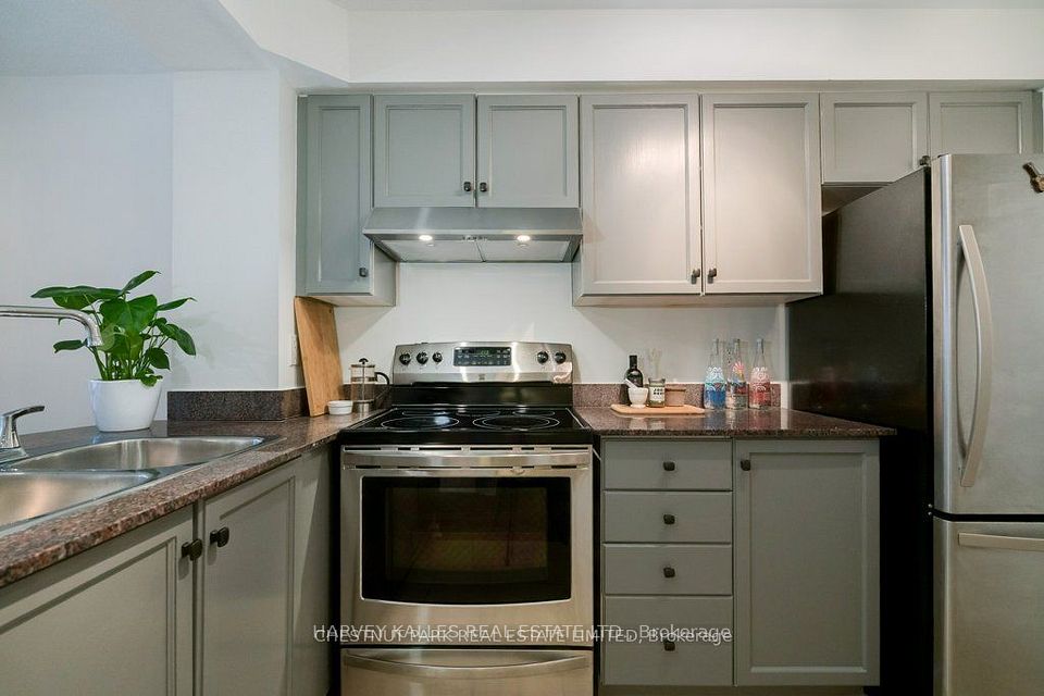 313 Richmond Street E 555