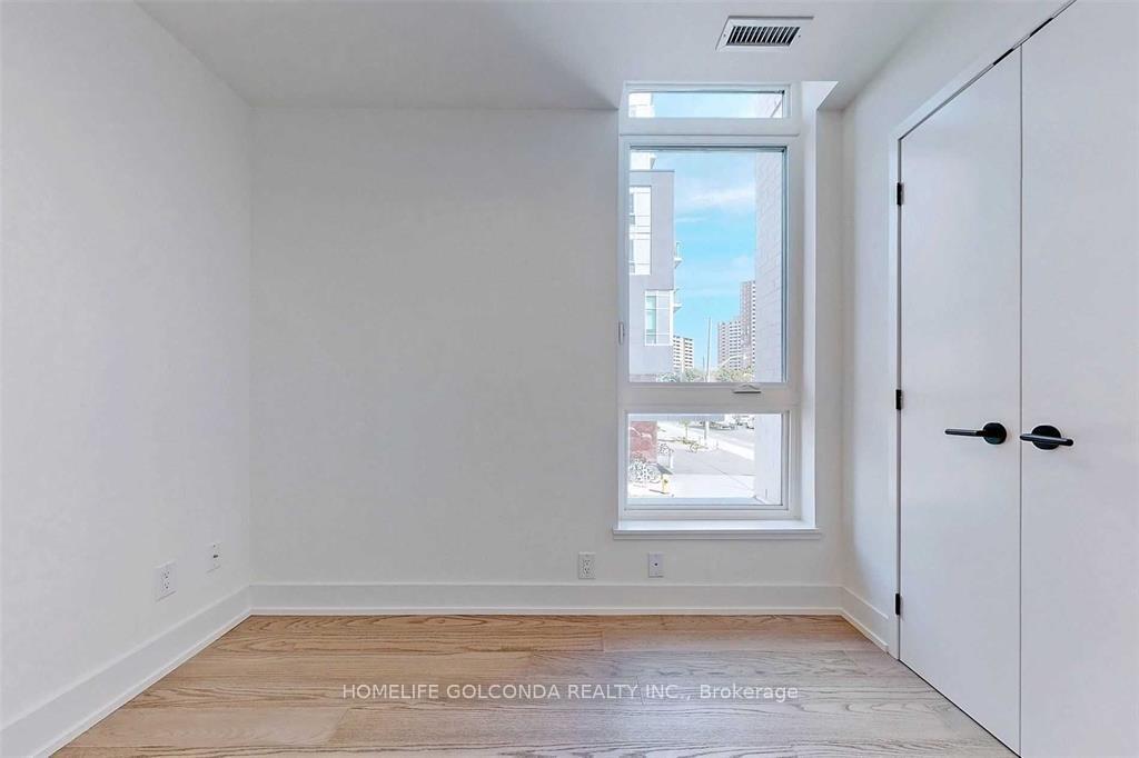 3 Bedrooms Condo at 100 River, Toronto For sale