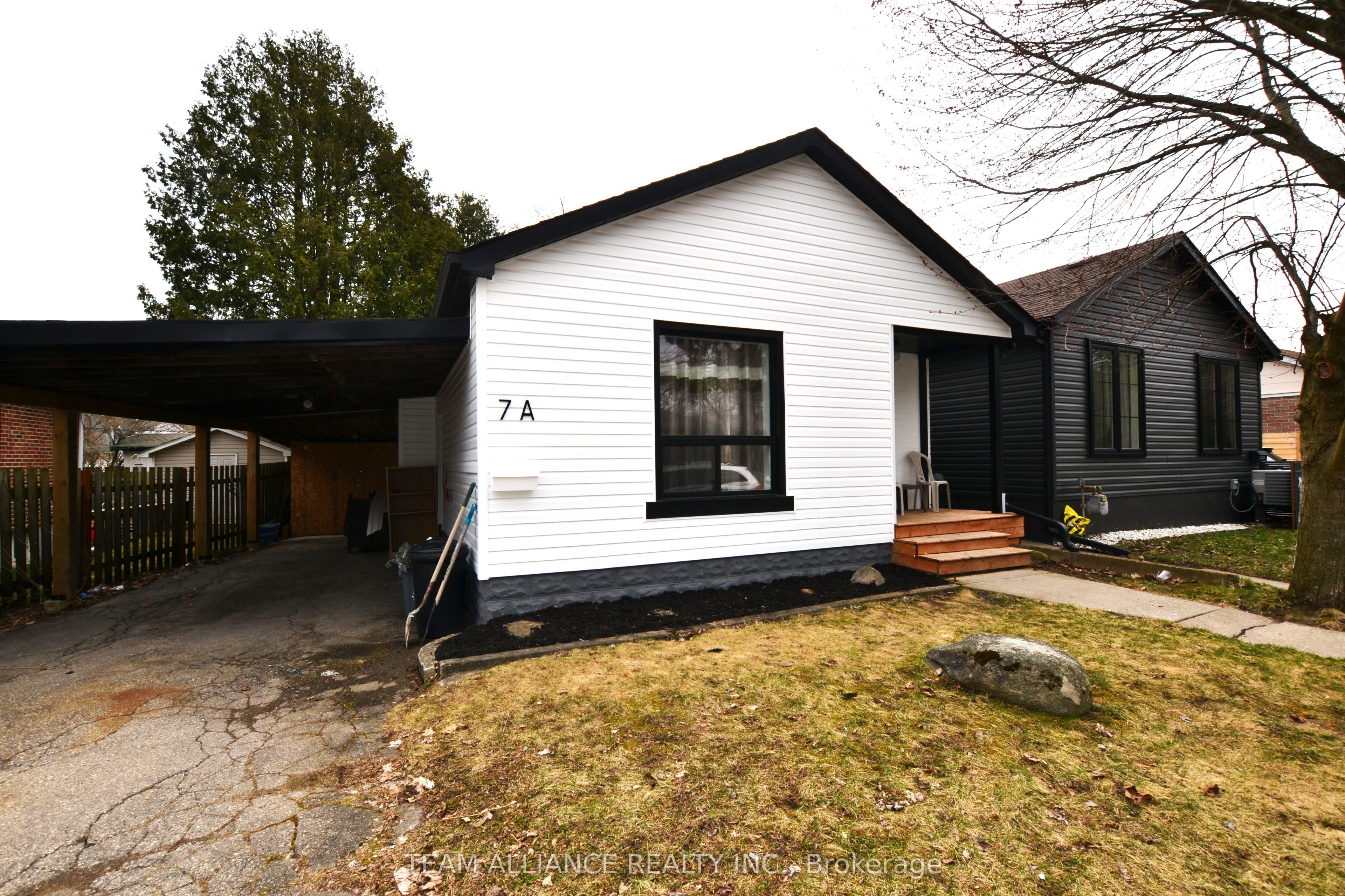 7 Manchester Street, Cambridge, ON N1R 1R5