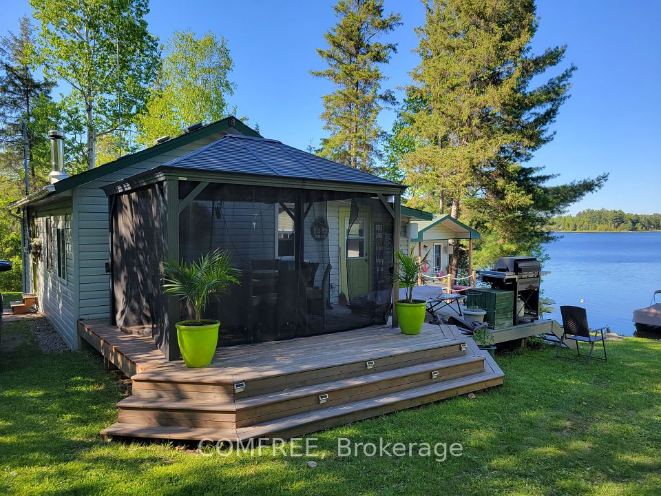 776 Deer Lake