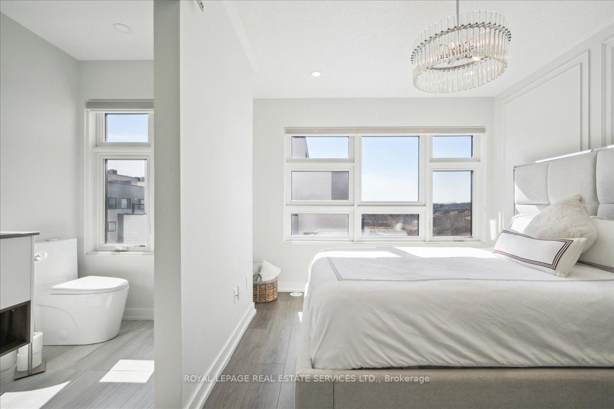 4 Bedrooms Condo at 1121 Cooke, Burlington For sale