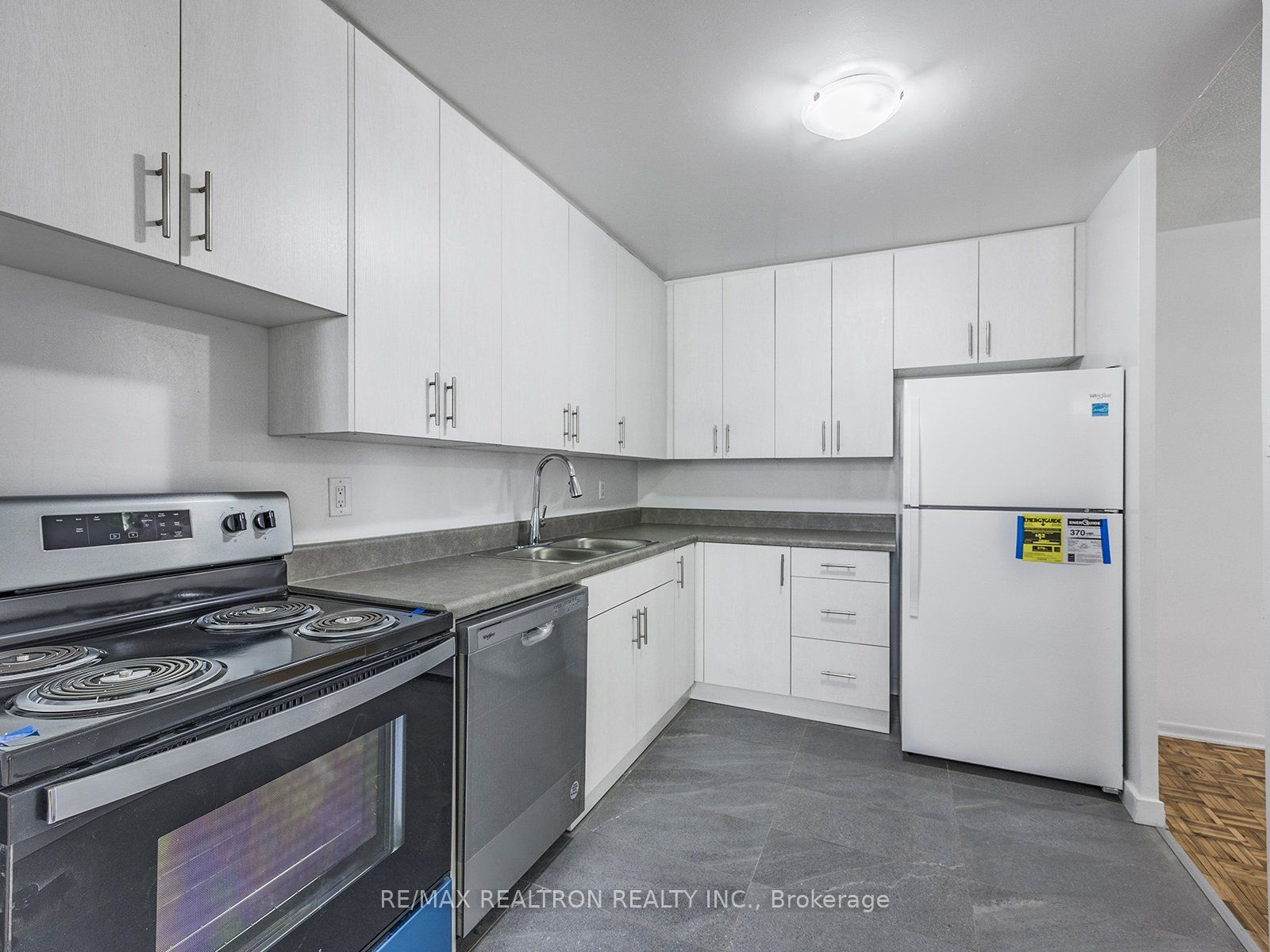 5 Glamorgan Avenue, #611