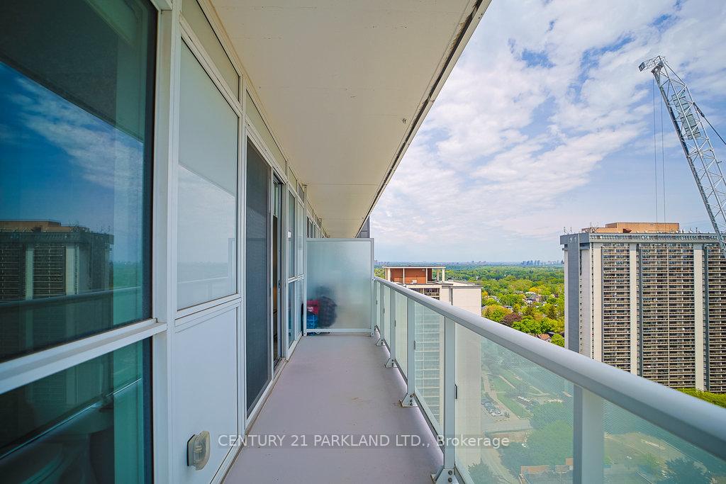 2 Bedrooms Condo at 101 Erskine, Toronto For sale