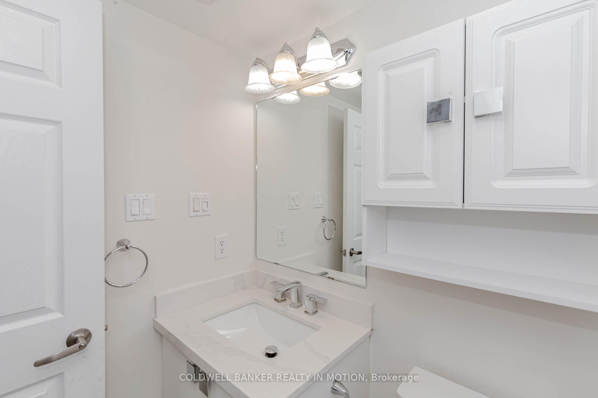 2 Bedrooms Condo at 4975 Southampton, Mississauga For sale