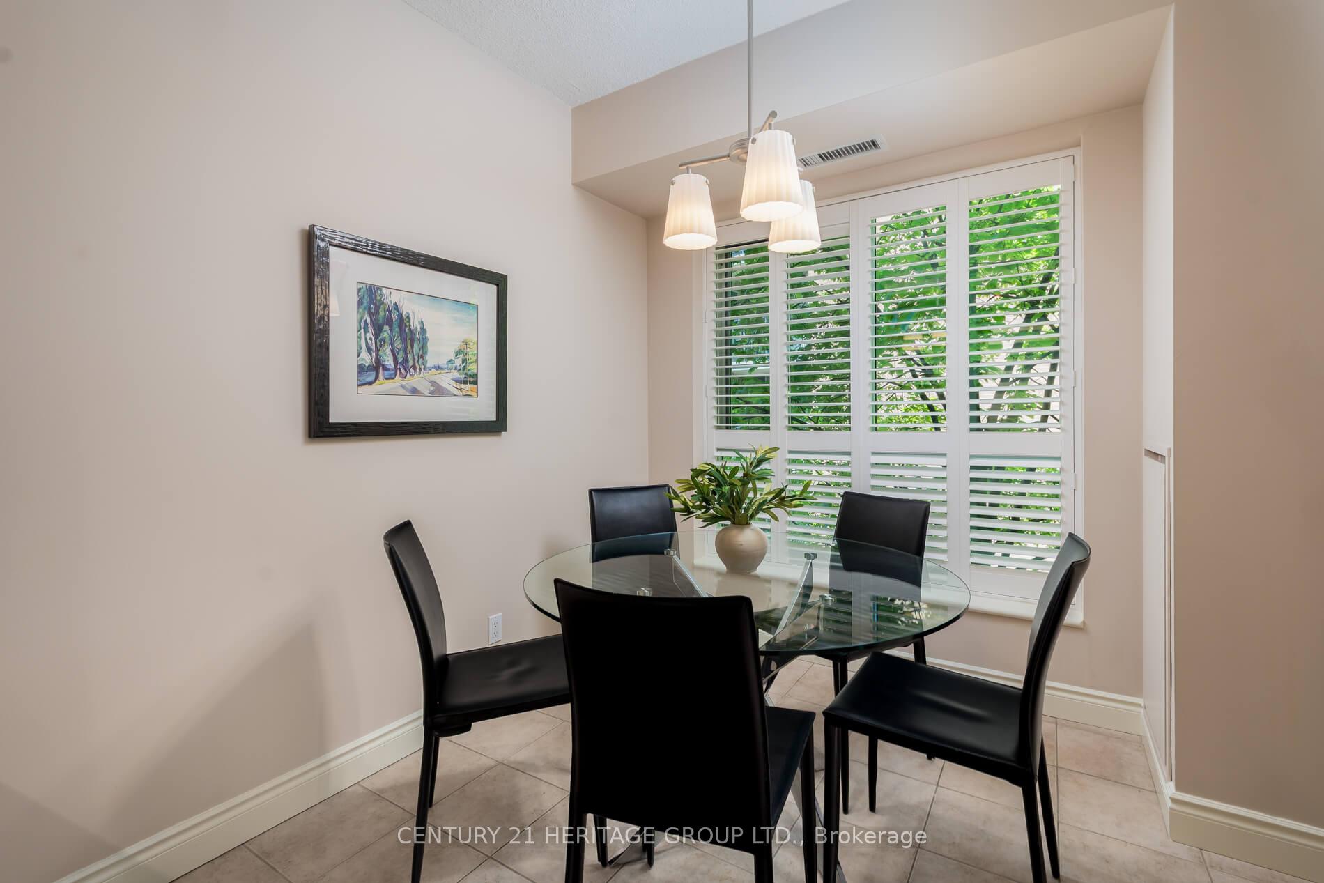 2 Bedrooms Condo at 11 William Carson, Toronto For sale