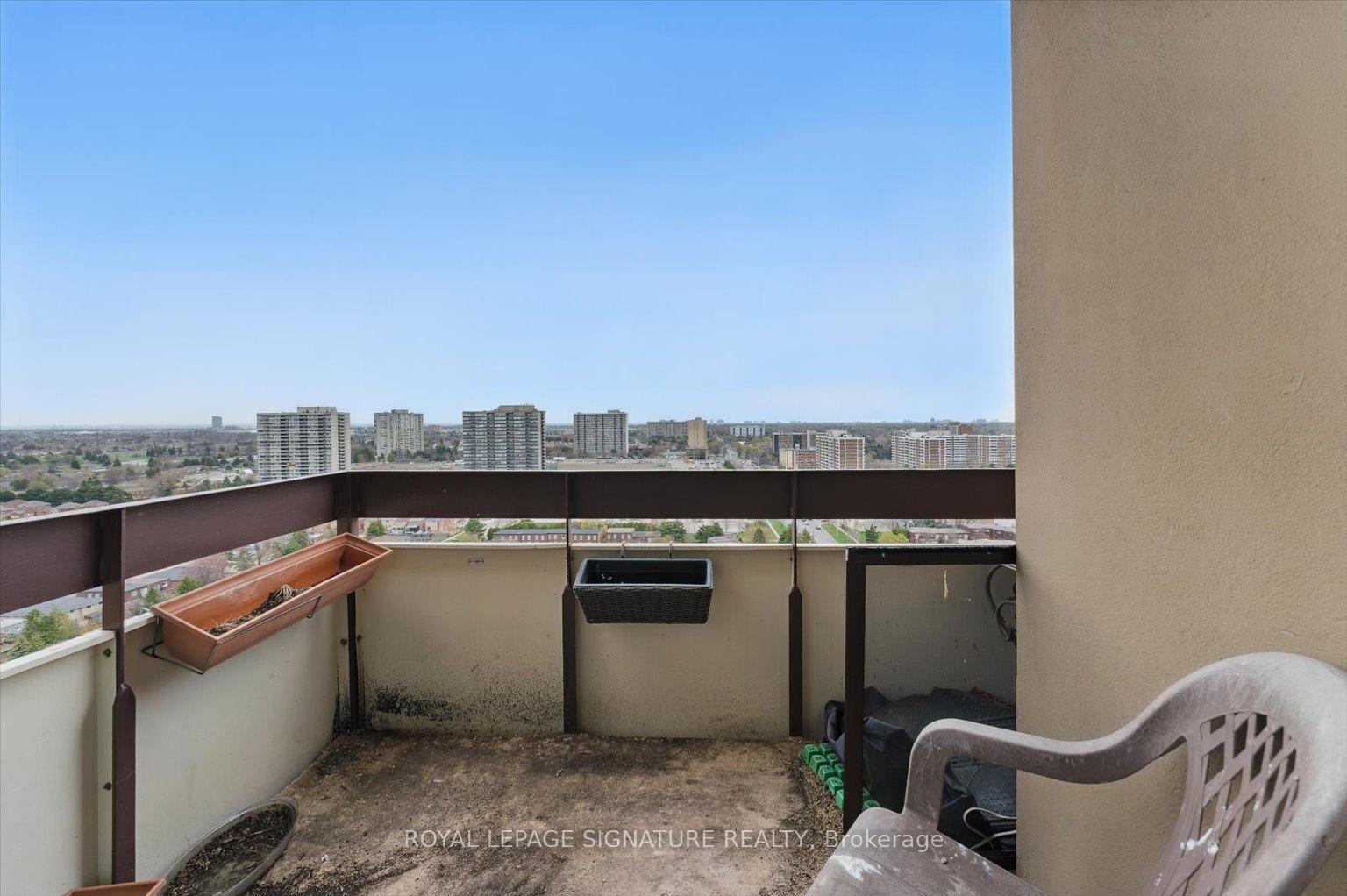 3 Bedrooms Condo at 65 Huntingdale,  Toronto For sale