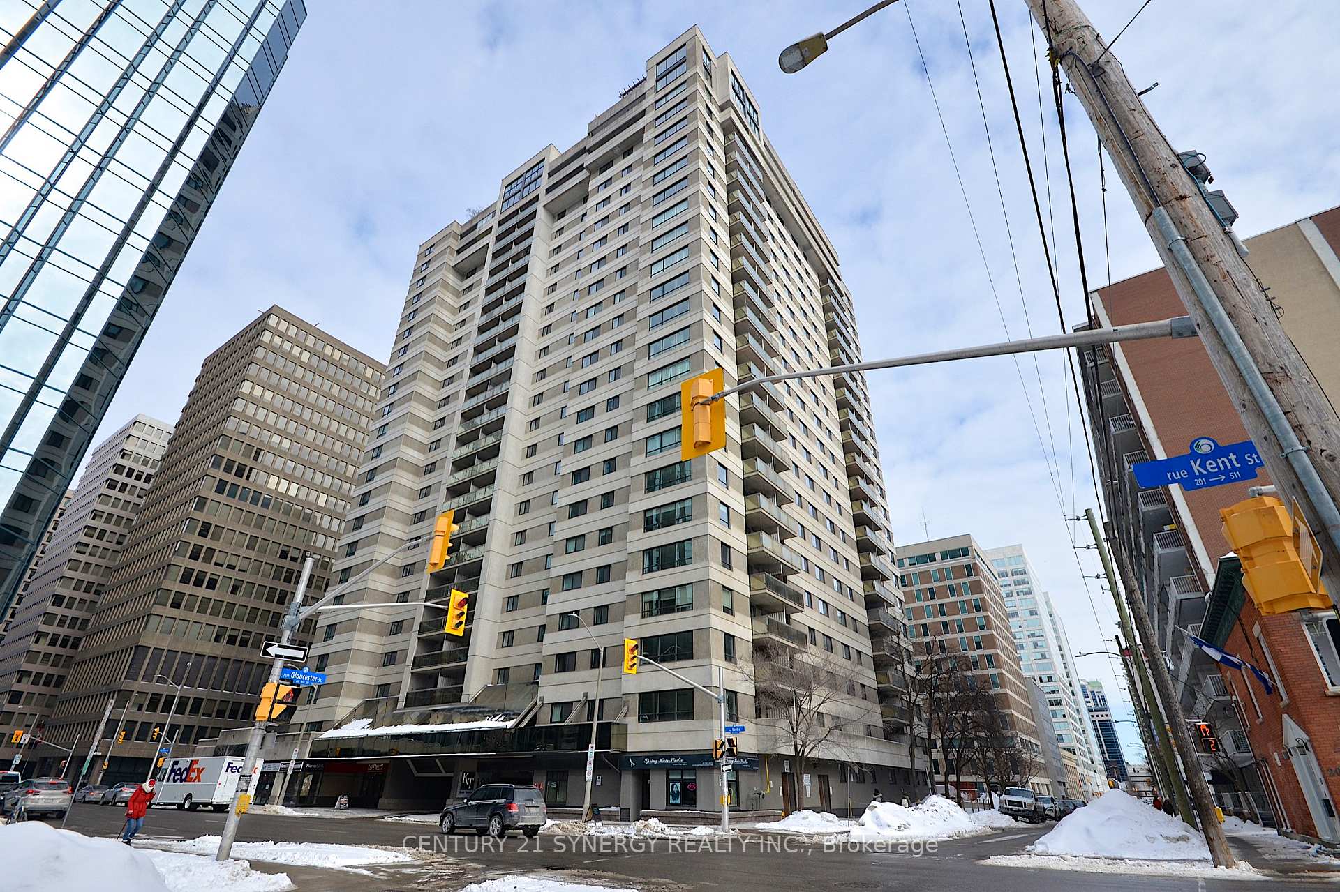 Charming 1-Bedroom Condo in Ottawa's Centertown. Perfect for City Living! This 1-bedroom, 1-bathroom condo offers the ultimate in downtown Ottawa living. Ideally located in Centertown, you're just a short walk away from a variety of amenities, including restaurants, shopping, and vibrant local hotspots. Plus, with easy access to transit and Parliament Hill just around the corner, commuting and exploring the city couldn't be more convenient. Inside, you'll find a spacious, flexible foorplan that maximizes space and comfort. Don't miss out on this incredible opportunity to live in one of Ottawa's most sought-after neighborhoods. Contact us today to schedule your viewing!