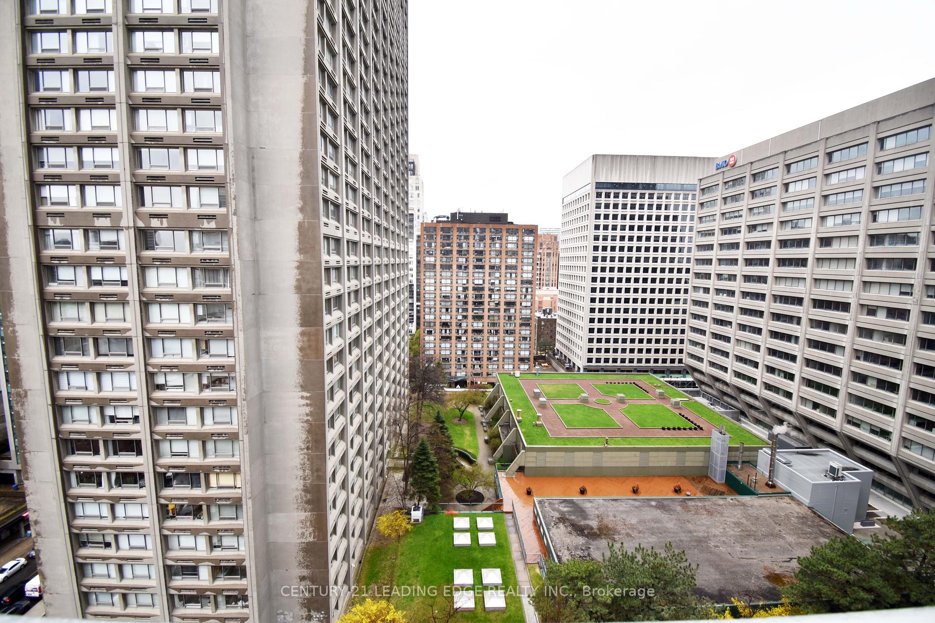 2 Bedrooms Condo at 21 BALMUTO, Toronto For sale