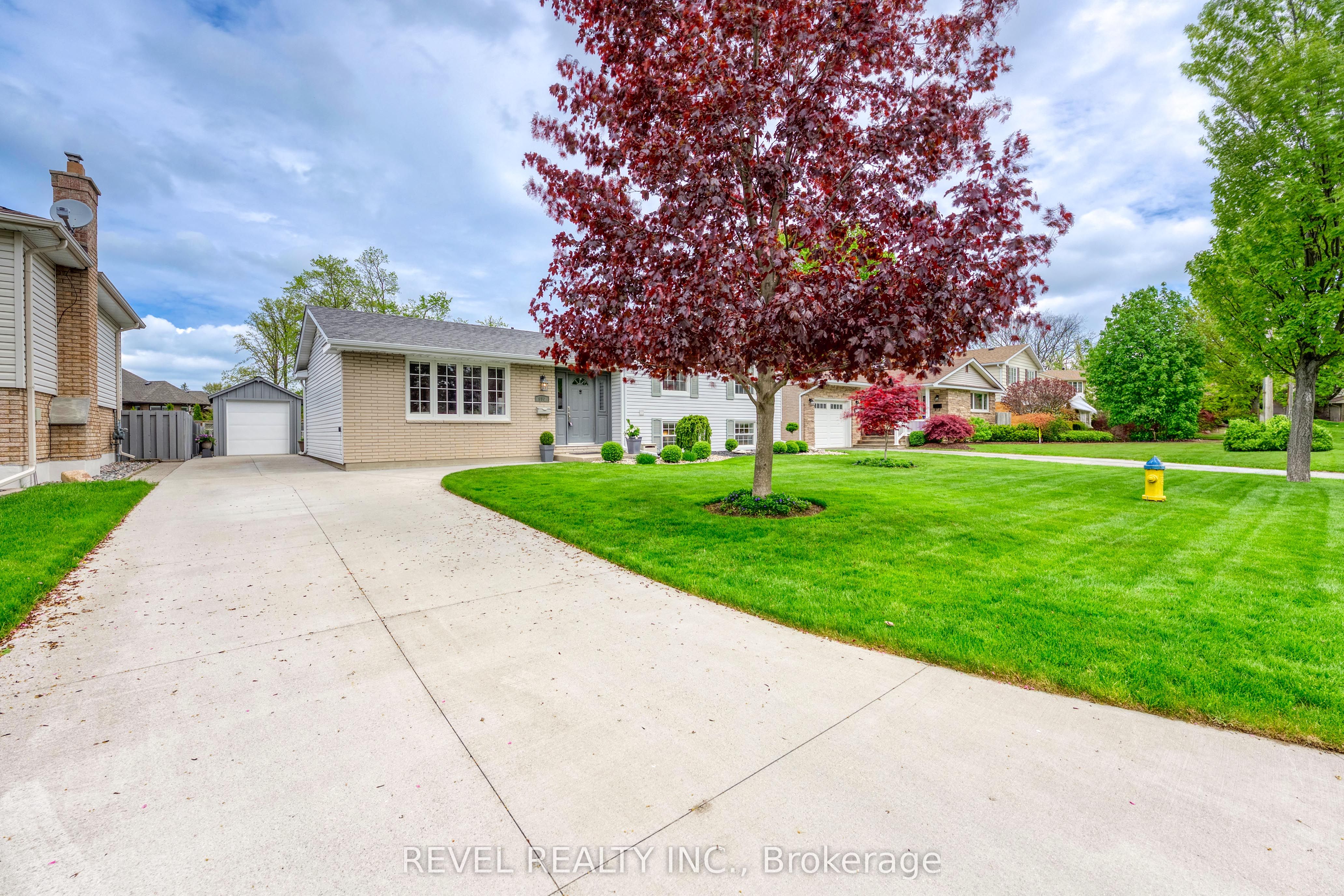 990 Allandale Drive, Sarnia, ON N7S 3E4