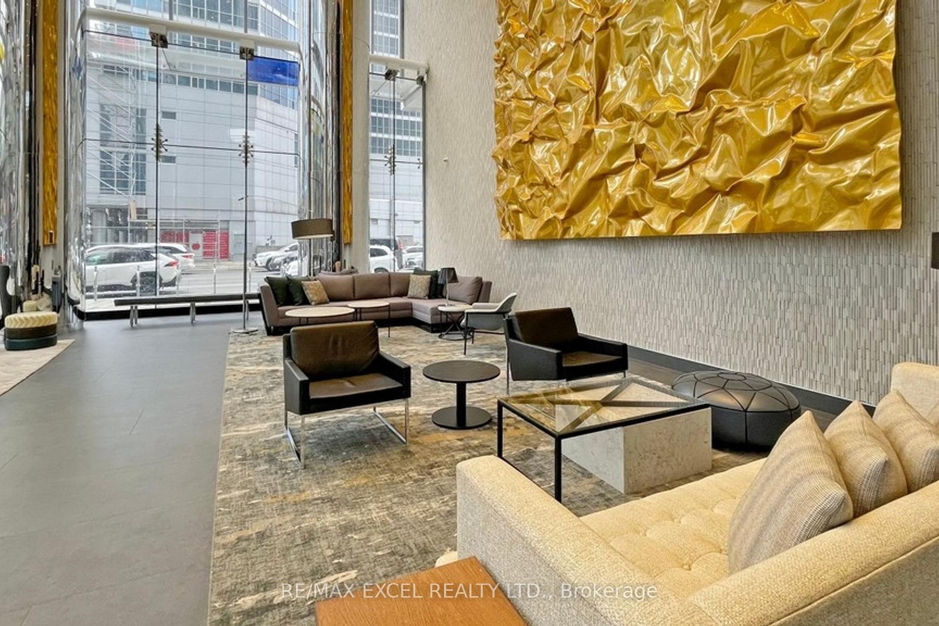 2 Bedrooms Condo at 10 York, Toronto For sale