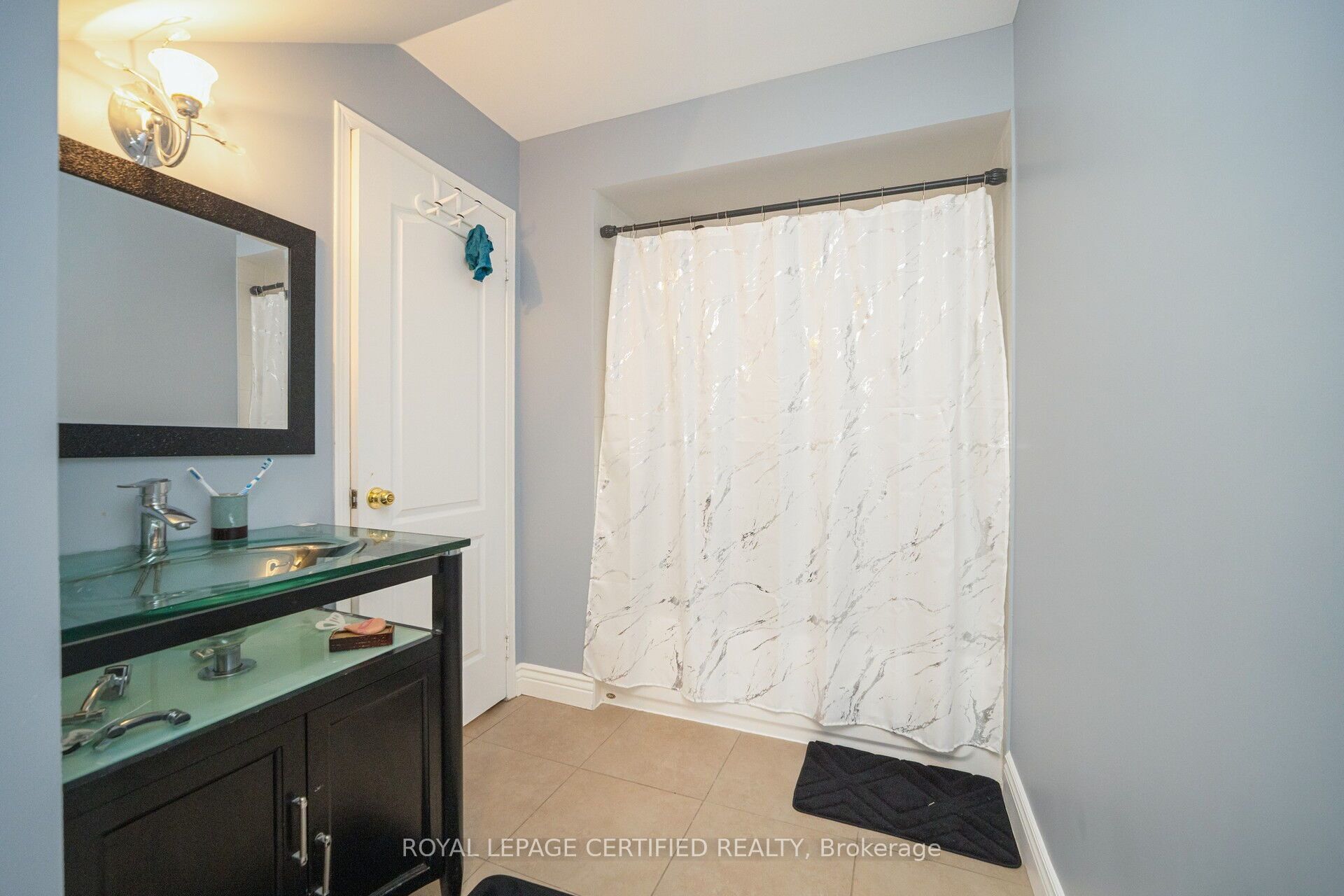 12 Sunnybrook Crescent