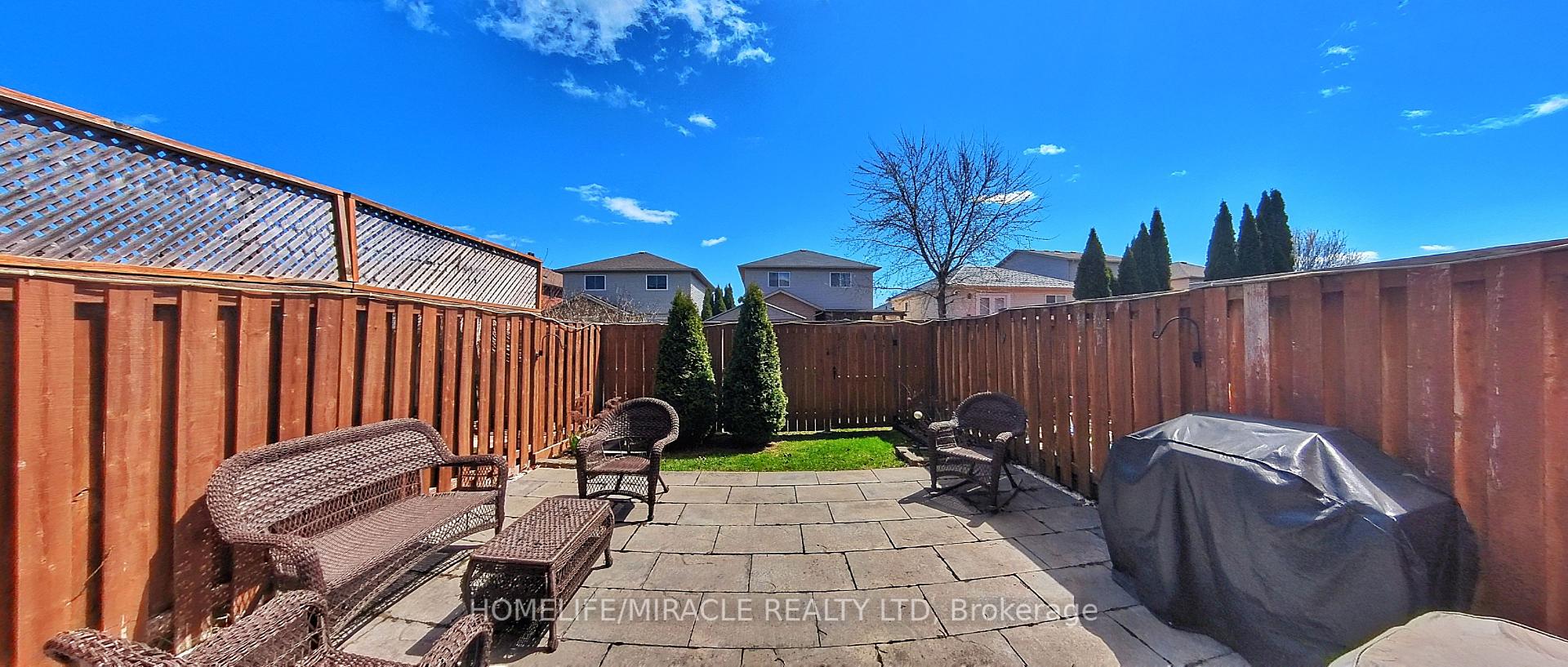4 Bedrooms Condo at 174 Highbury,  Hamilton For sale