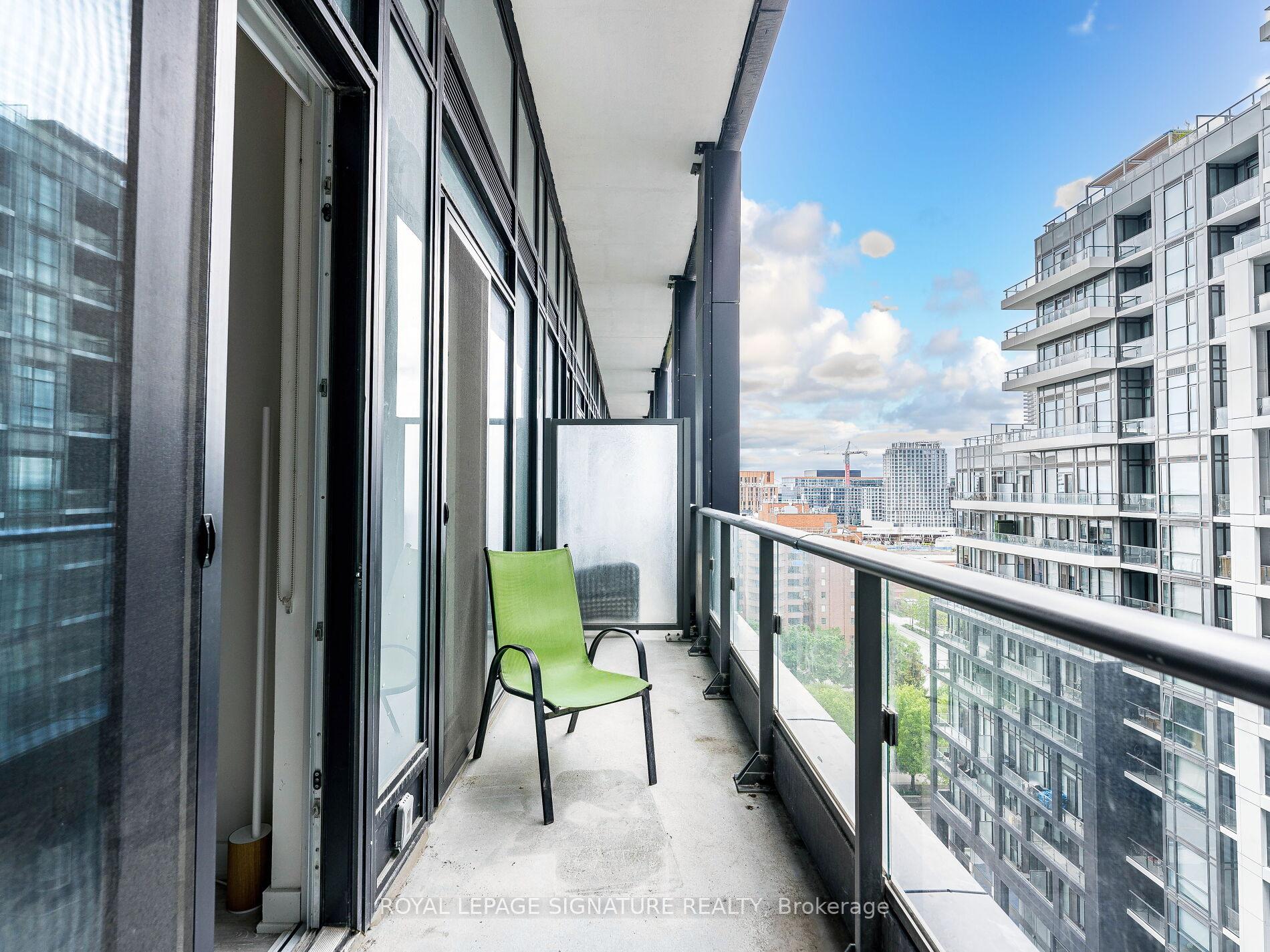 2 Bedrooms Condo at 60 Princess, Toronto For sale