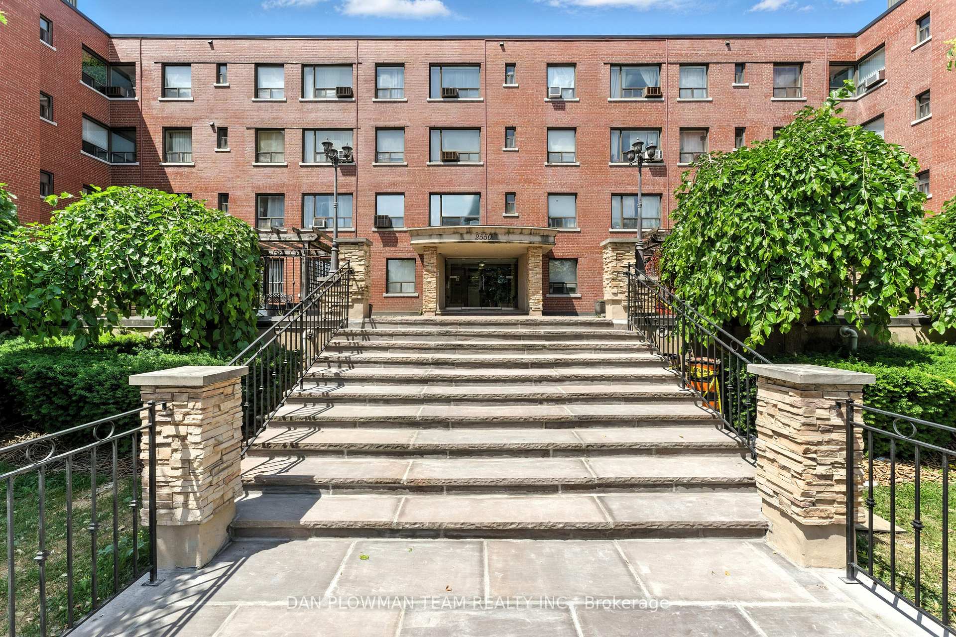 1 Bedroom Co-op at 2550 Bathurst, Toronto For sale