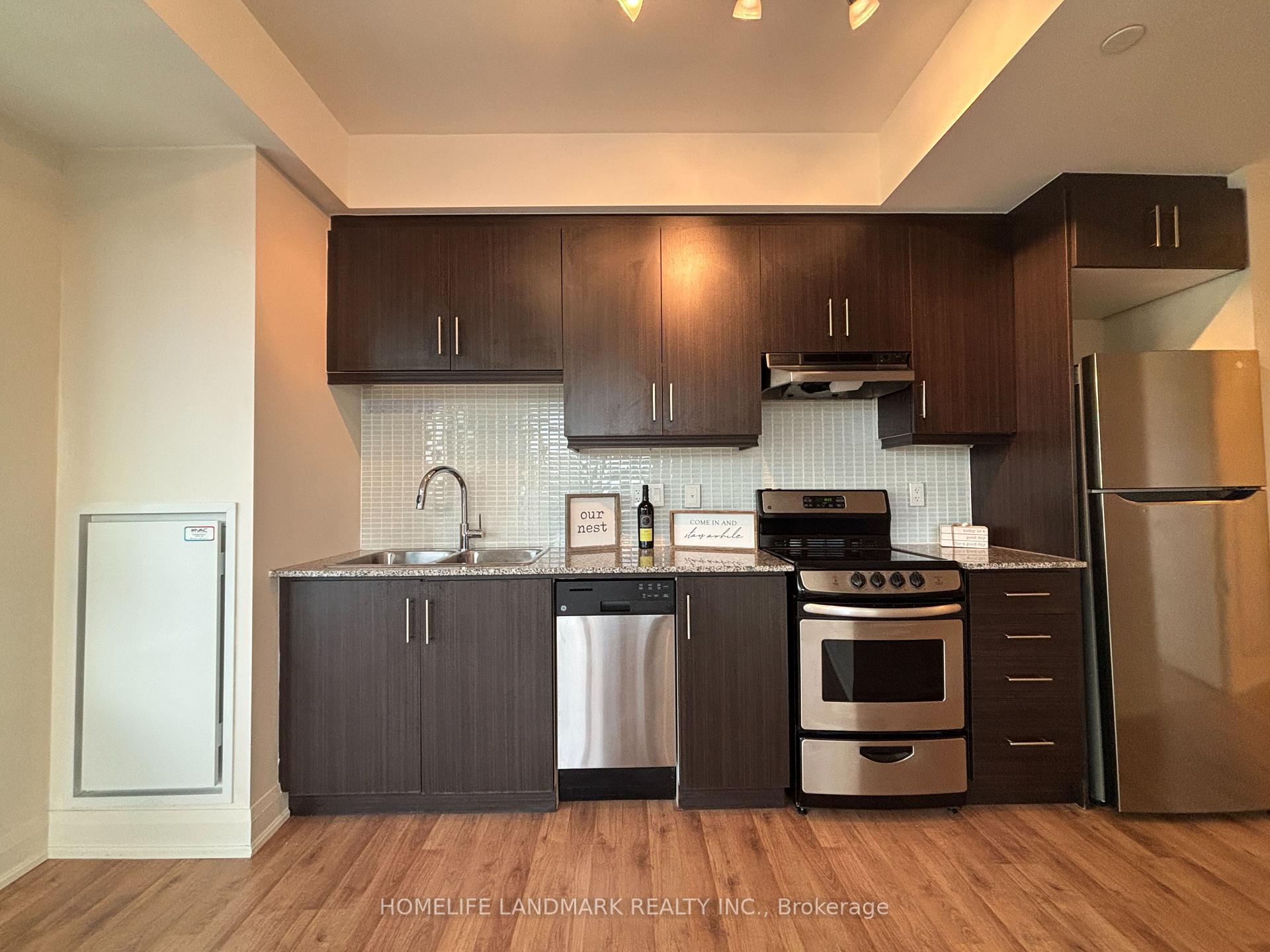 2 Bedrooms Condo at 68 Canterbury, Toronto For sale
