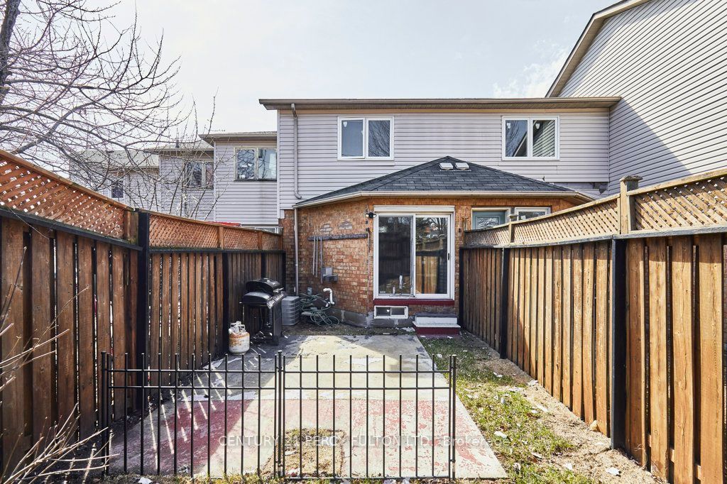 19 Warner Ave Avenue E