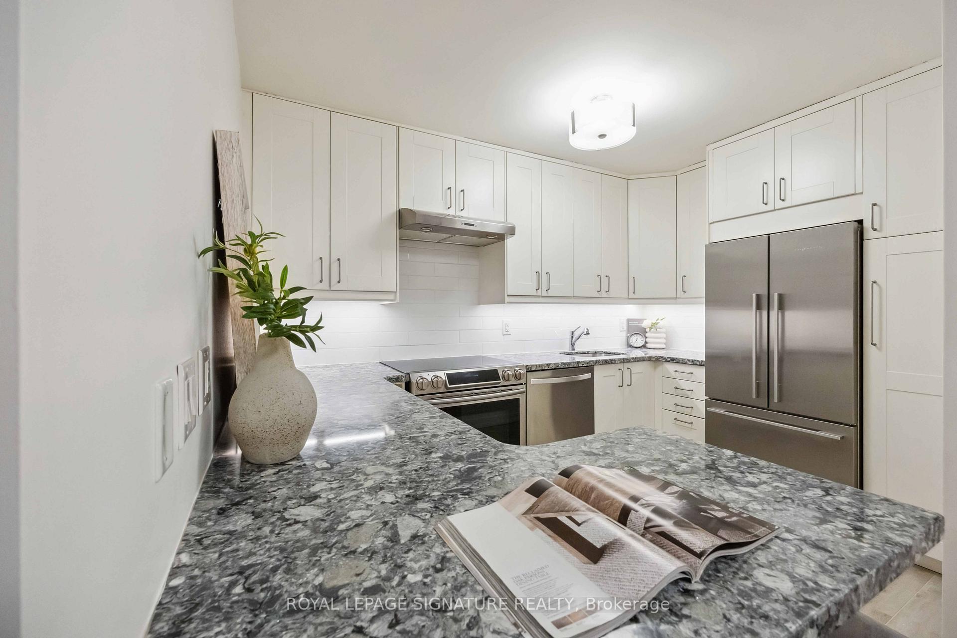 2 Bedrooms Condo at 212 St. George, Toronto For sale